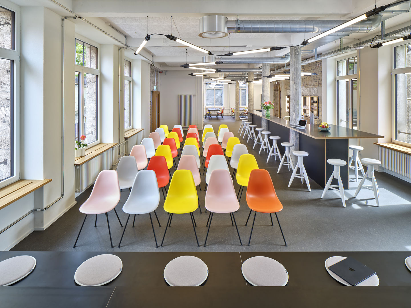 Eames Plastic Side Chair DSX Chair Vitra