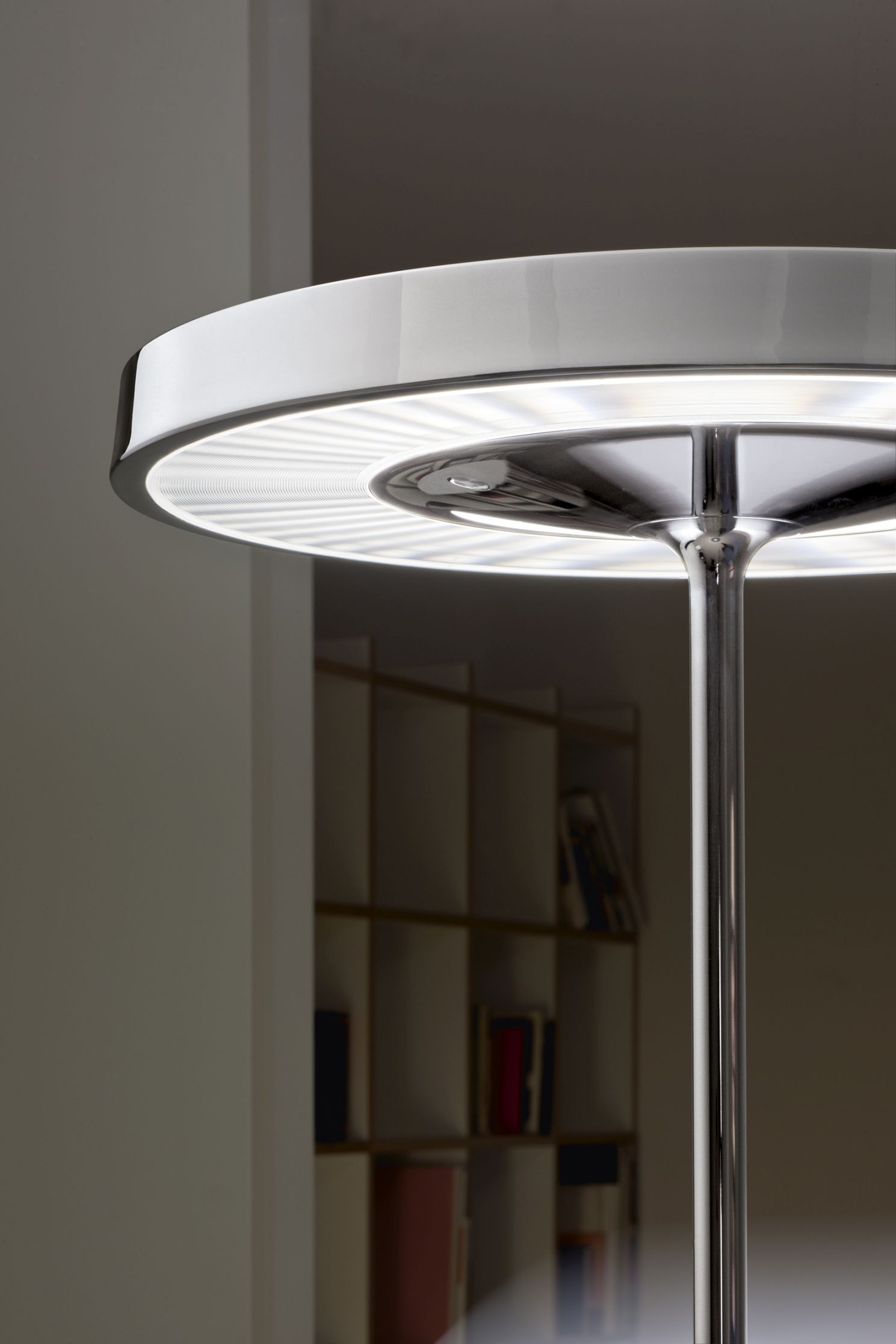 Disk Surface-mounted table lamp for USM Haller 3000K Belux