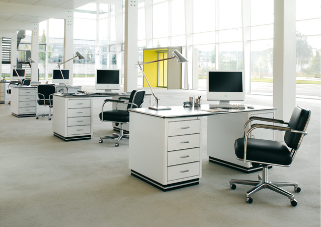 TB228 Classic Line Desk Müller Möbelfabrikation