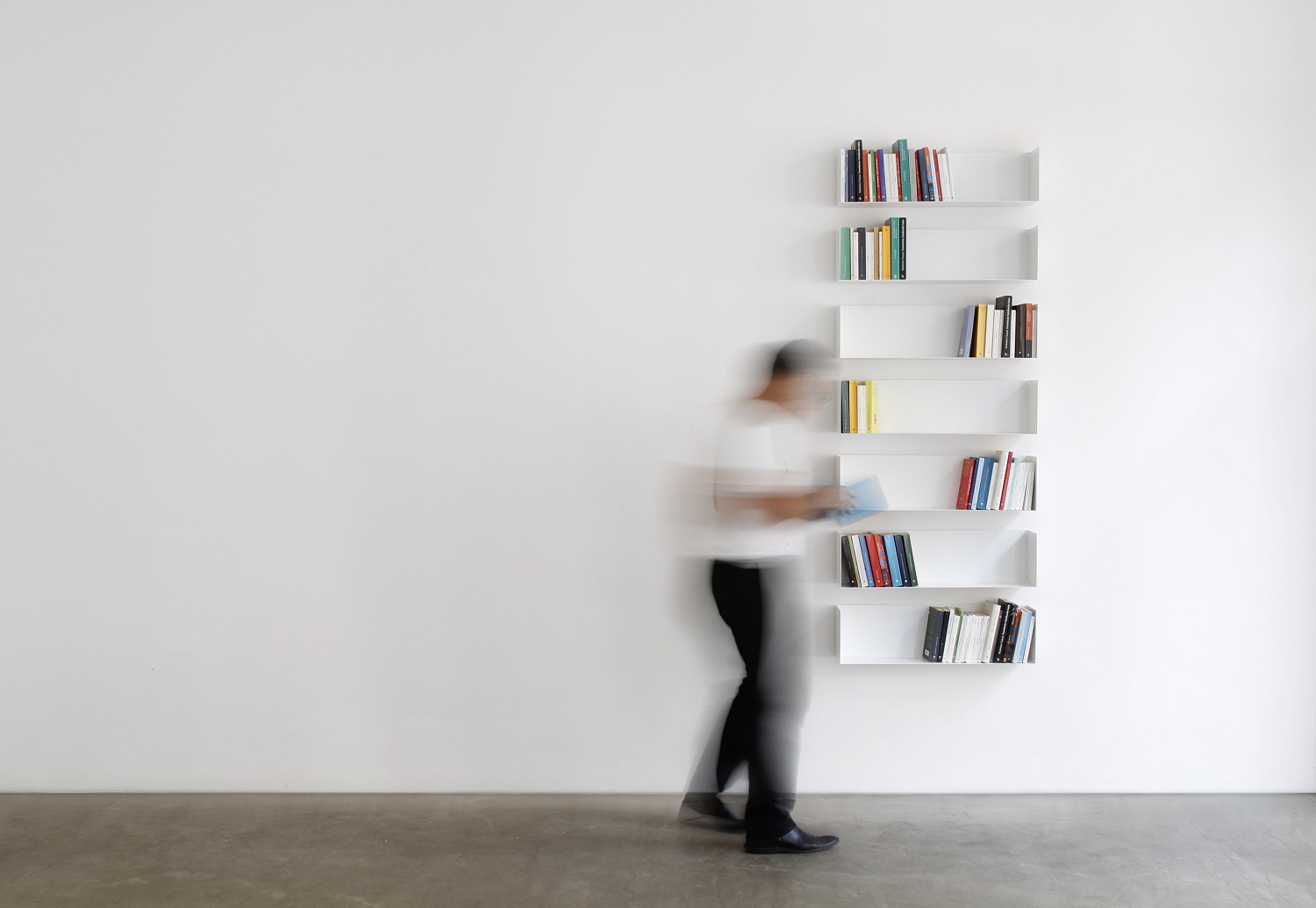 Bags book shelf A Linea1 by Müller Möbelwerkstätten