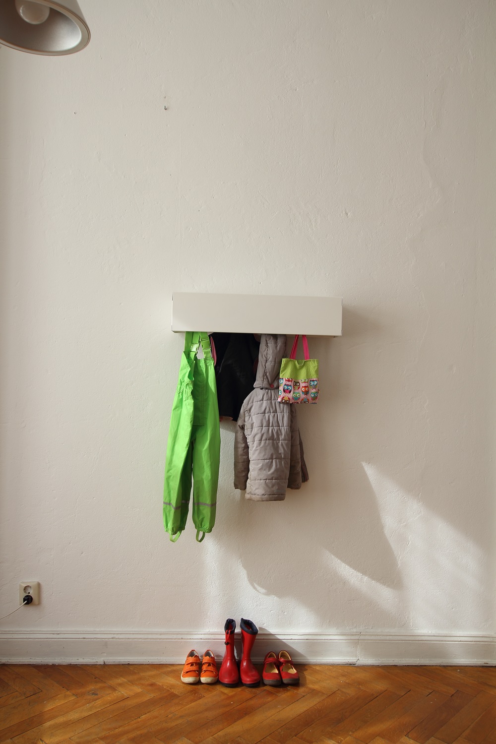 CR wall rack Linea1 by Müller Möbelwerkstätten