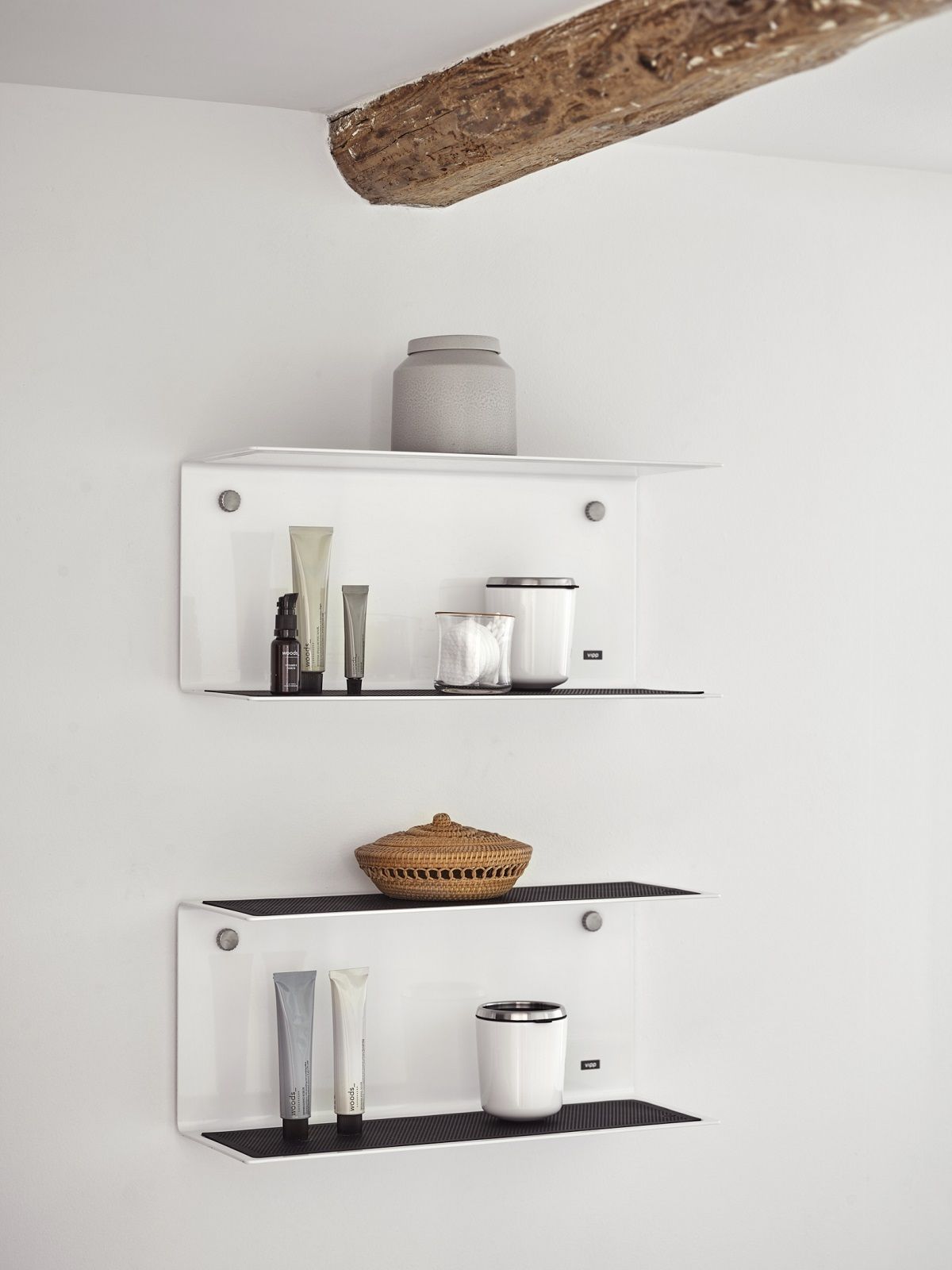 Wall shelf U-shape Vipp