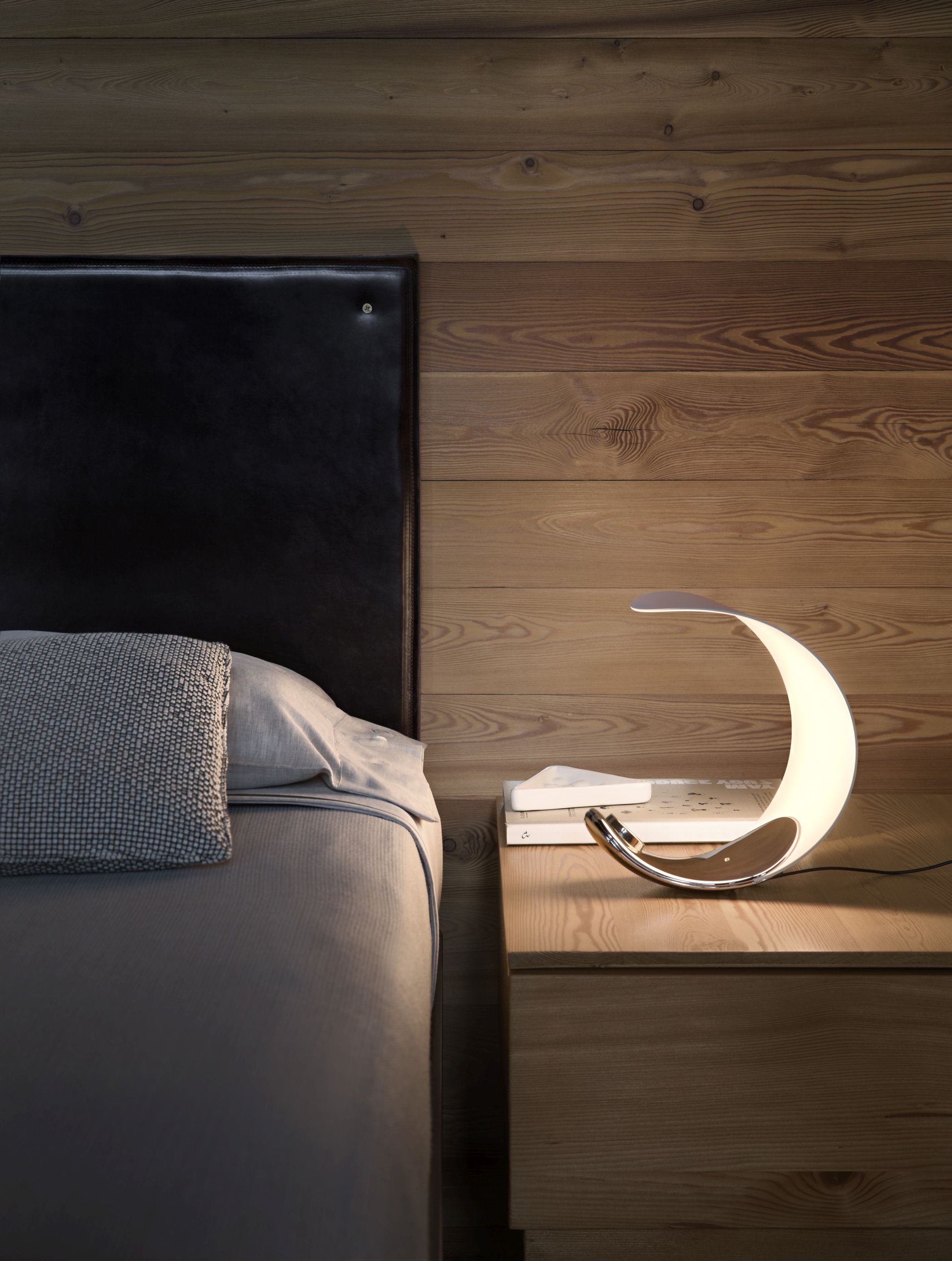 D76 Curl Table Lamp Luceplan