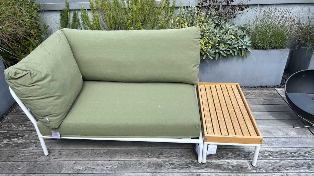 Level 2 Lounge Combination Outdoor Houe EXHIBITION PIECE