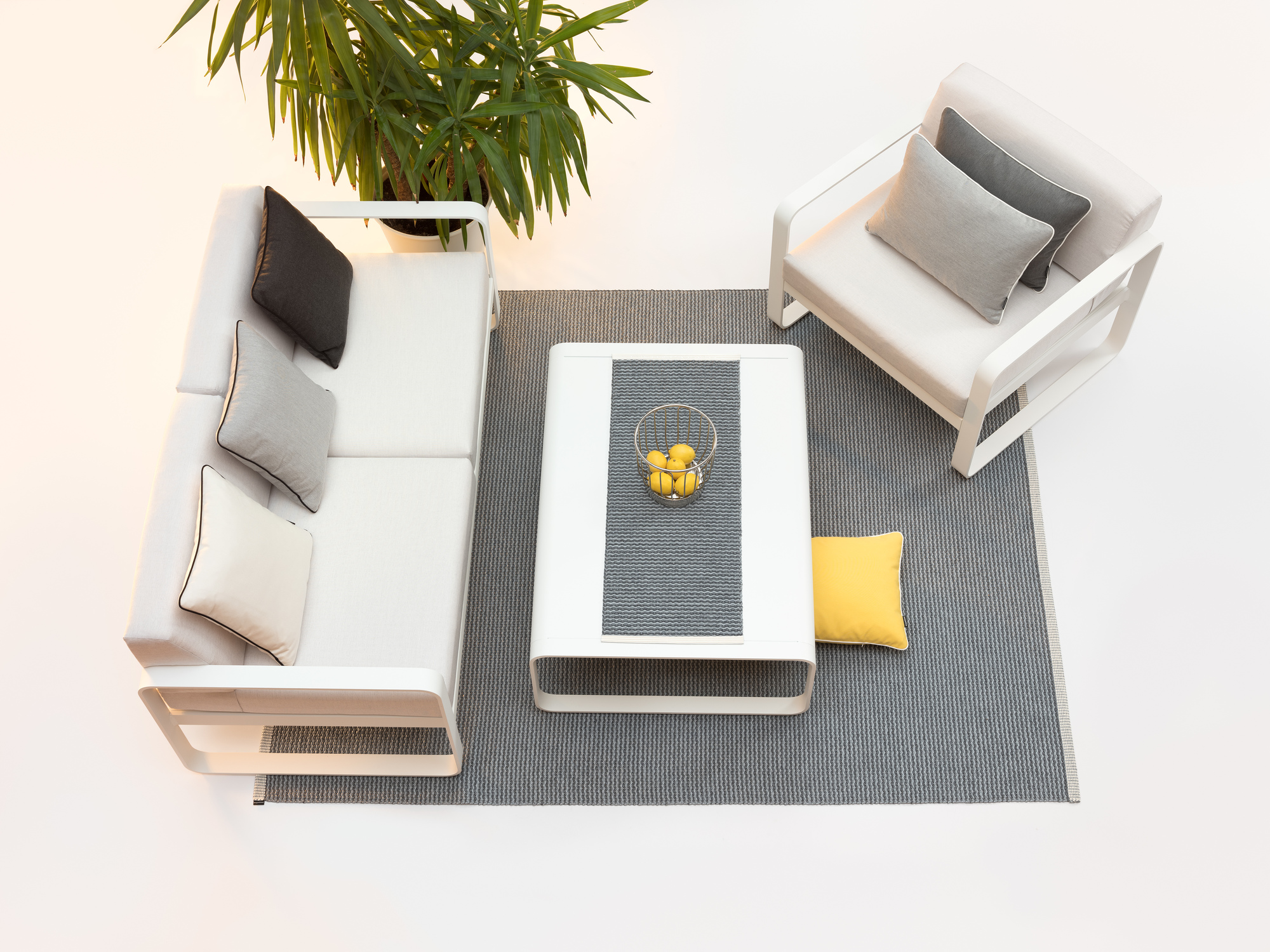 Mono Plastic Carpet 140x200 cm Pappelina