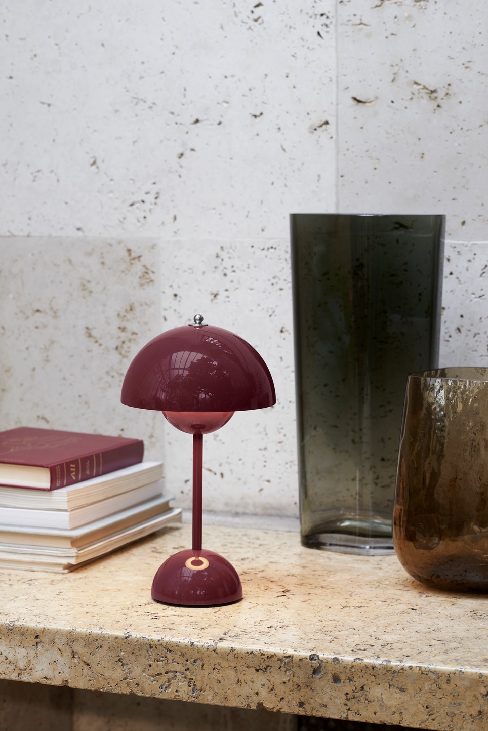 Flowerpot VP9 Portable Battery lamp / Table lamp with USB AndTradition Dark plum
