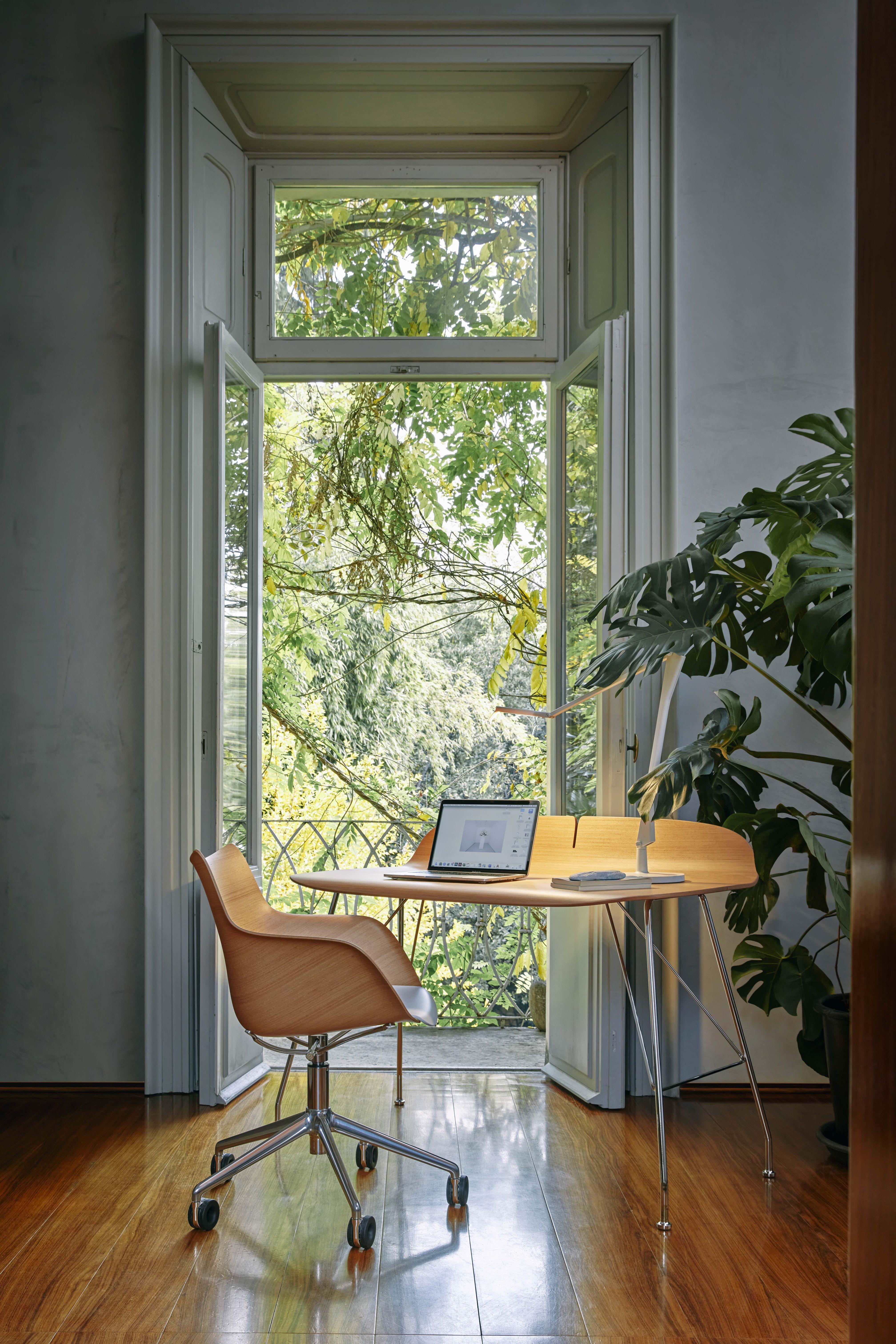 Q/Wood Swivel Chair Kartell