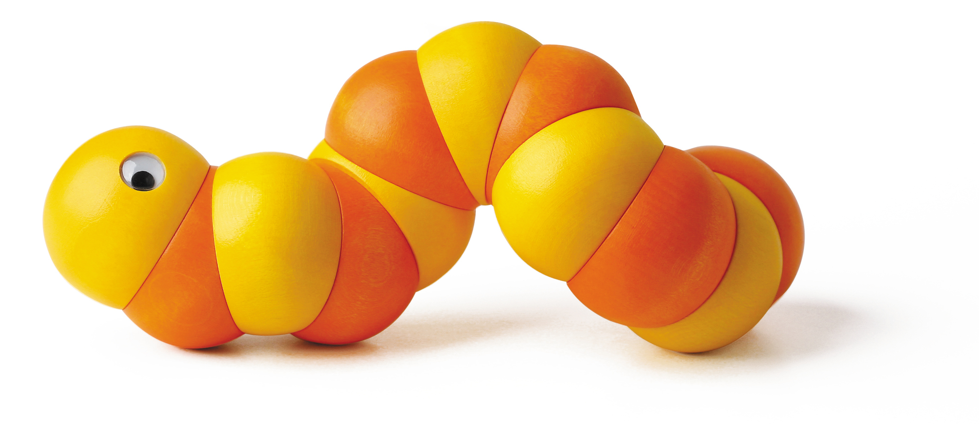 Juba Holzraupe von Naef Spiele AG, gelb-orange Holzspielzeug für Kinder.