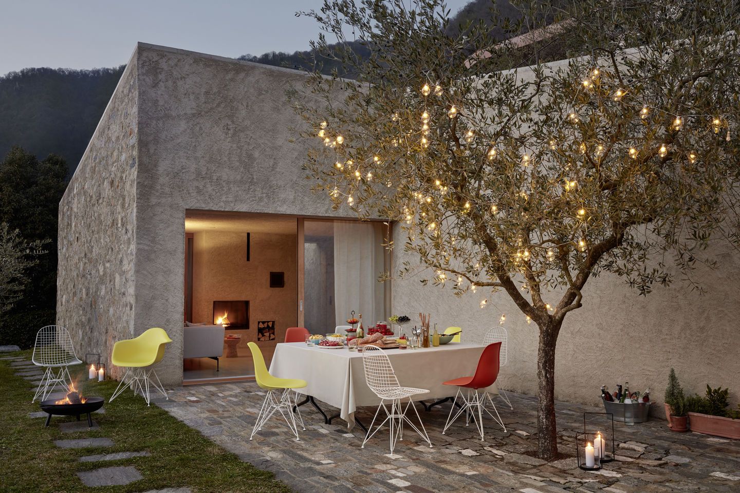 Eames Fibreglass Chair DSR Chair Vitra