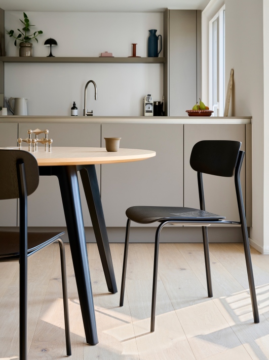 S 243 / S243 Tubular steel chair Thonet