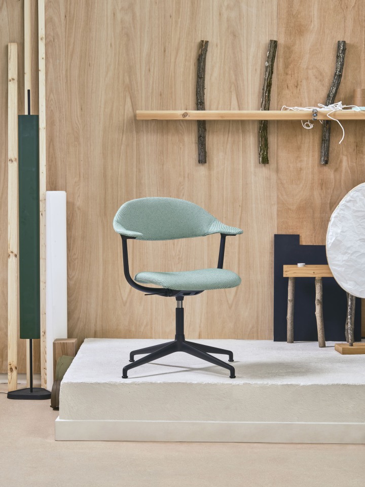 Mynt back and seat plastic office swivel chair Vitra