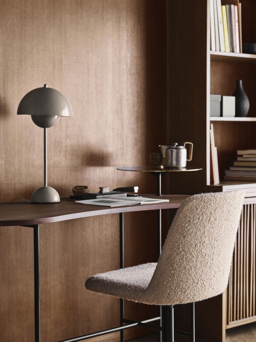 Palette JH9 Secretary / Desk AndTradition   