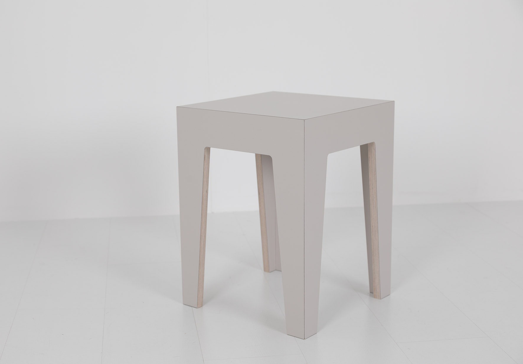 HENRIK stool Das ganze Leben