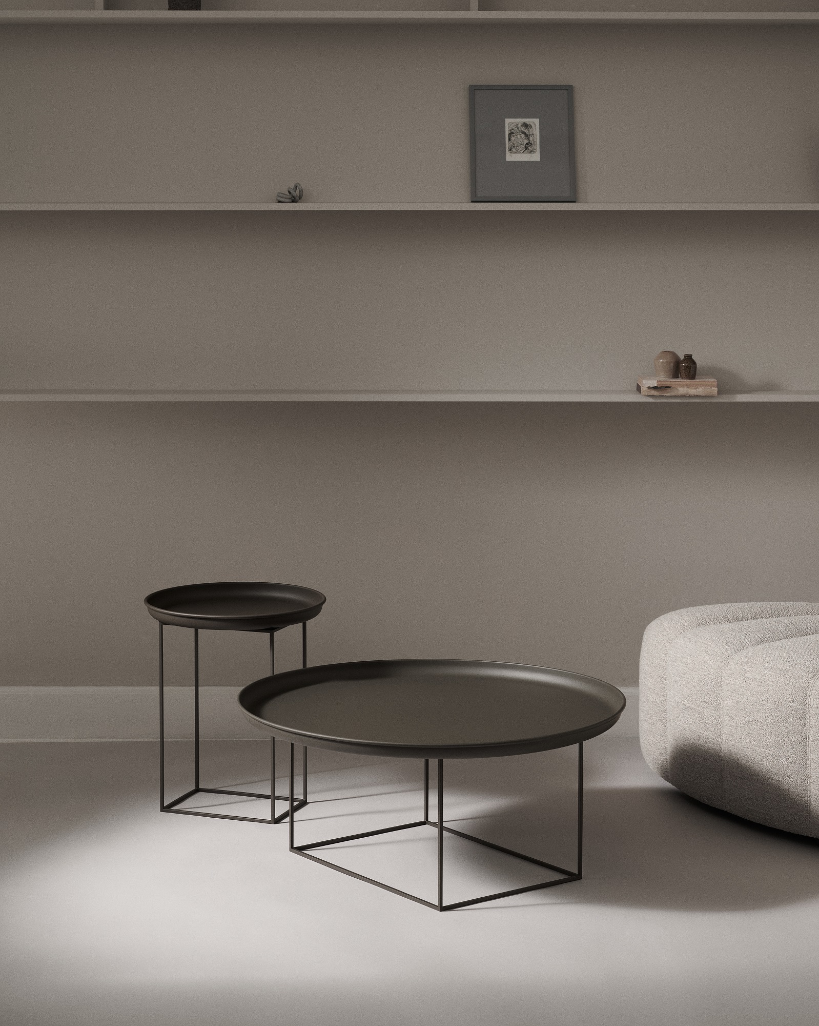 Duke Beistelltisch von Norr11, ein kleiner, runder Metalltisch im minimalistischen Design für moderne Wohnräume.