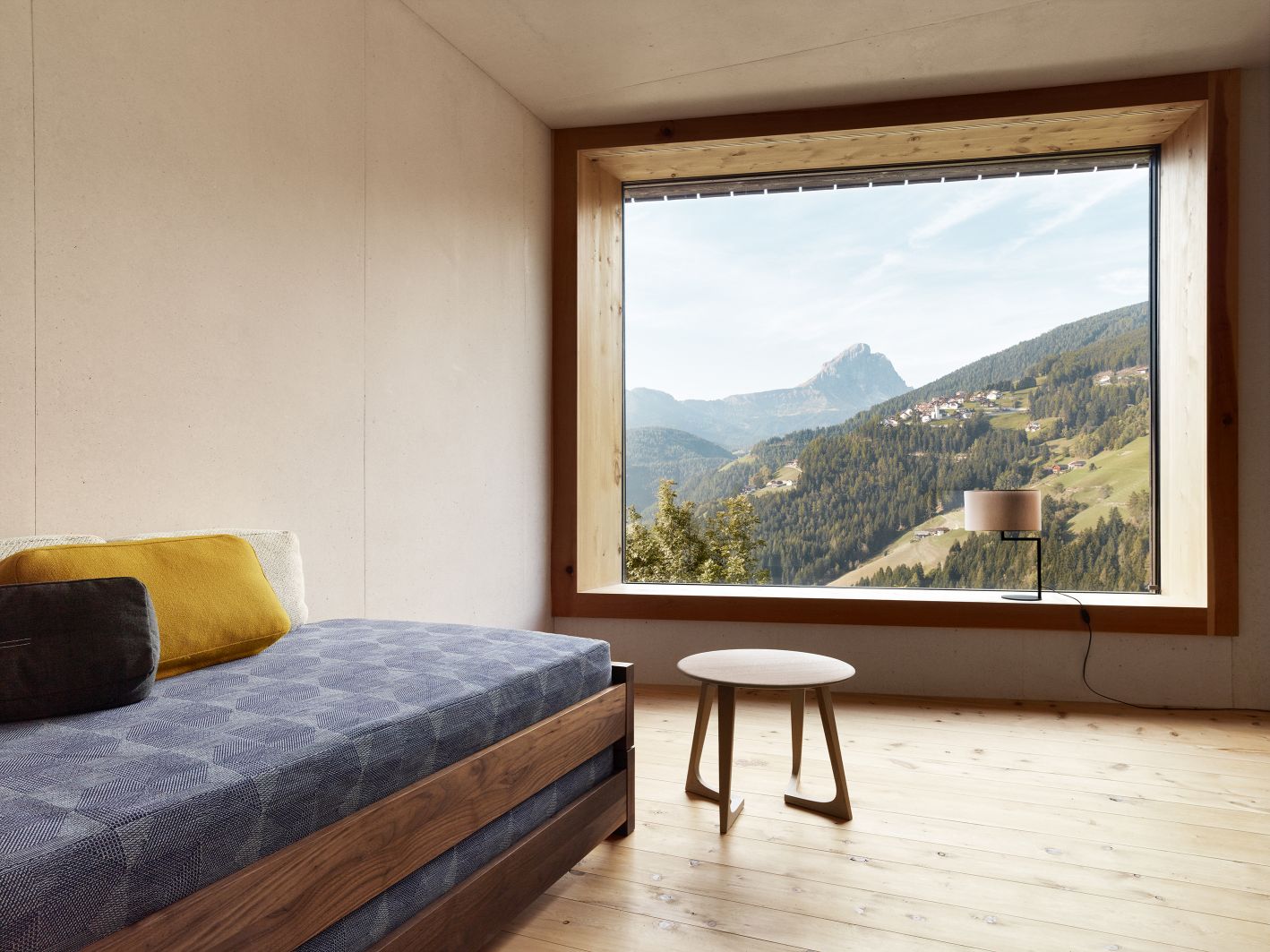 Guest 90 wood bed american walnut Zeitraum