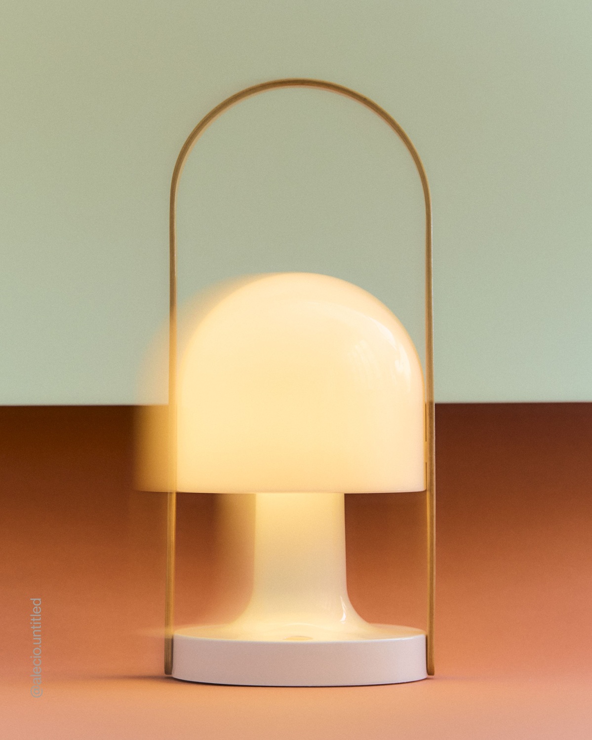 FollowMe table lamp / rechargeable lamp marset
