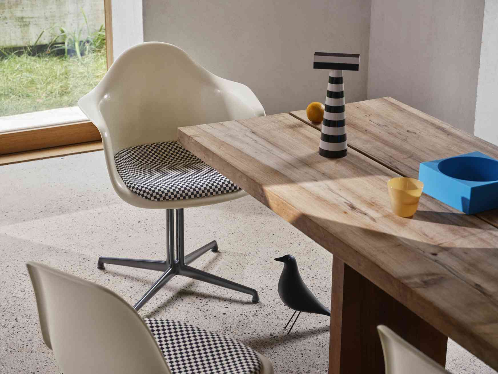 Eames House Bird Sculpture Ash black Vitra NEW VERSION