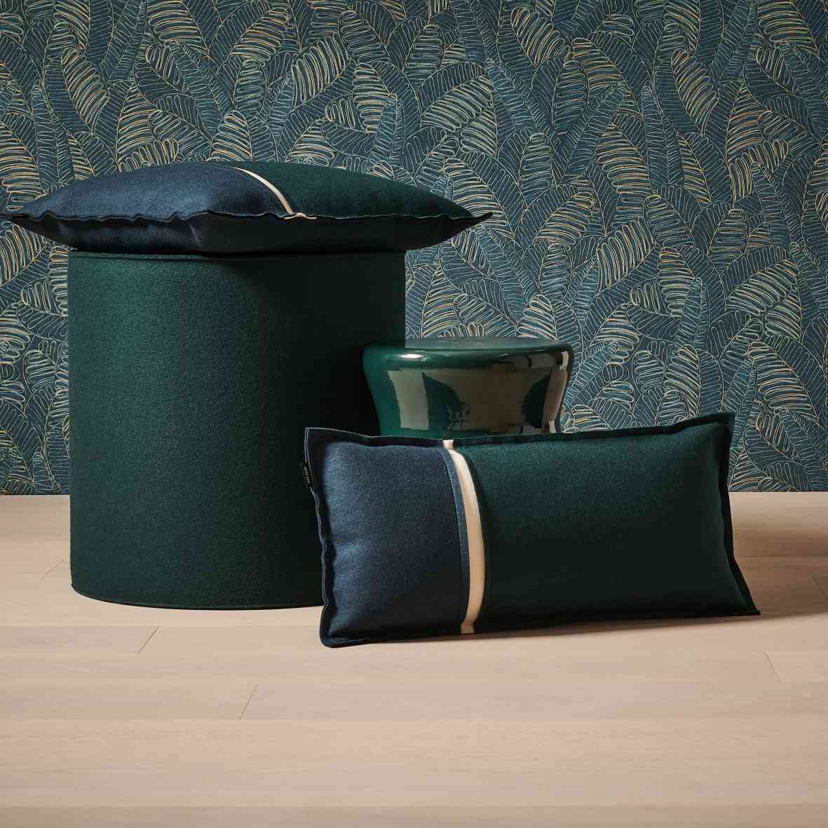 Rondo seating Hey Sign