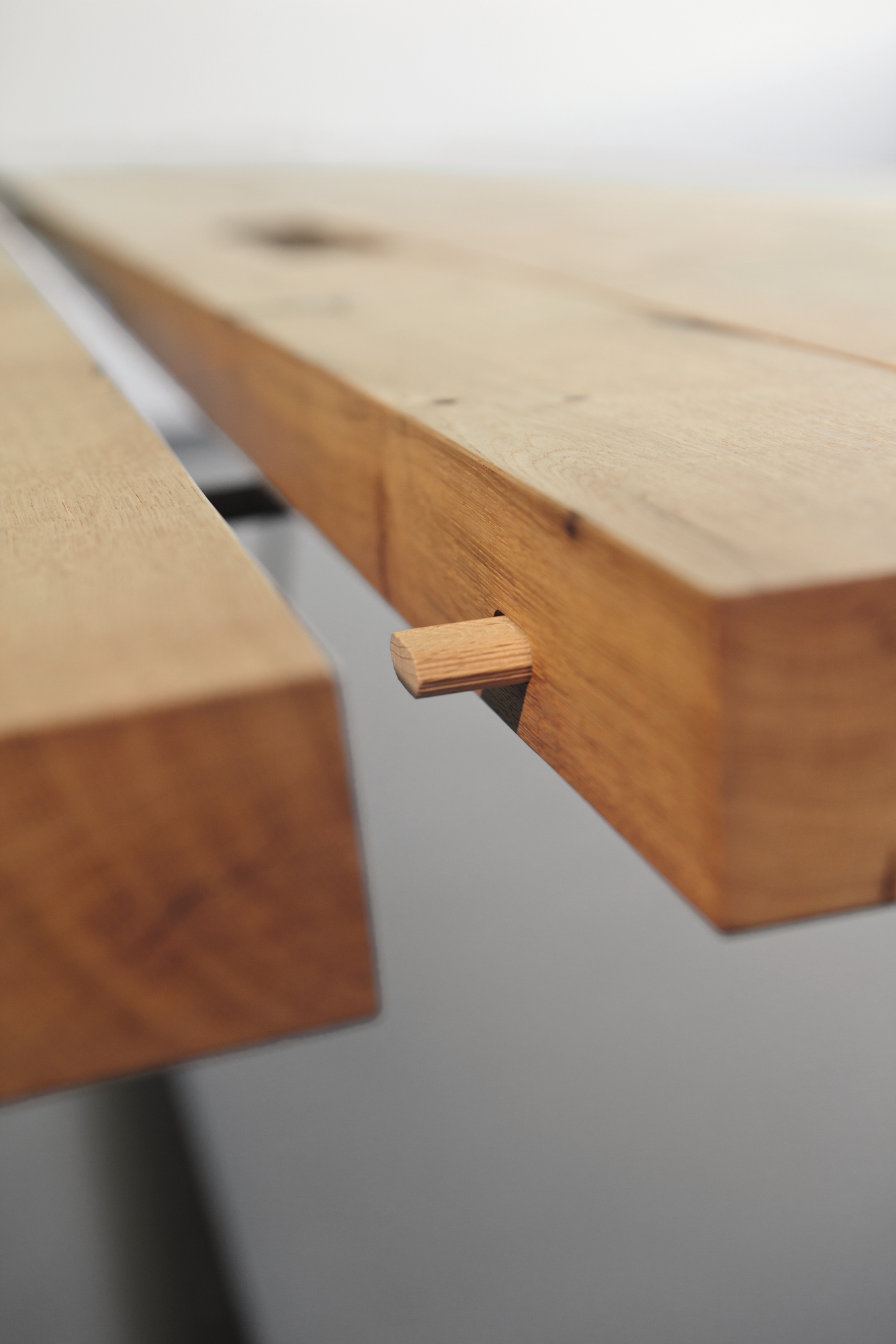 BB 11 Clamp table smoked oak Janua