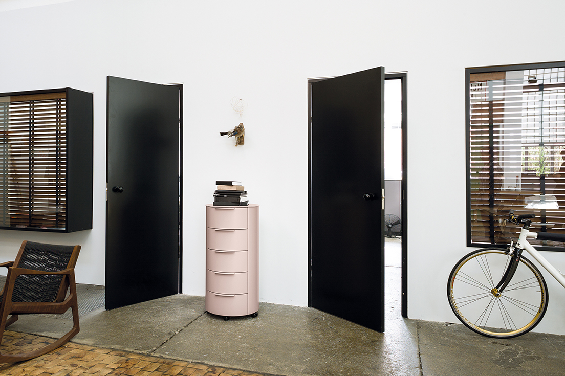 Conga Circular dresser H 74 cm with 4 Drawers Schönbuch