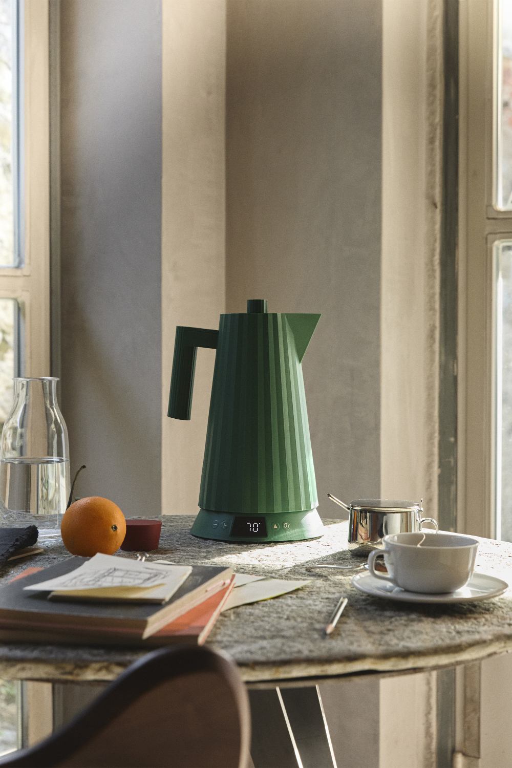 MDL21 Plissé kettle with temperature control Alessi Black