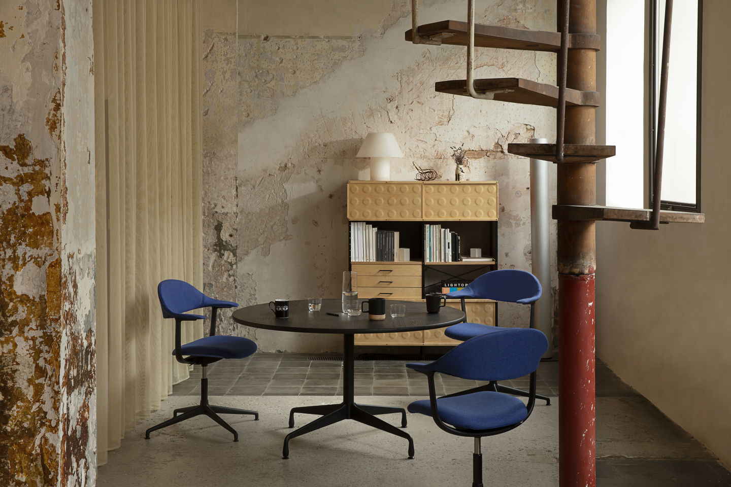 Mynt back and seat plastic office swivel chair Vitra