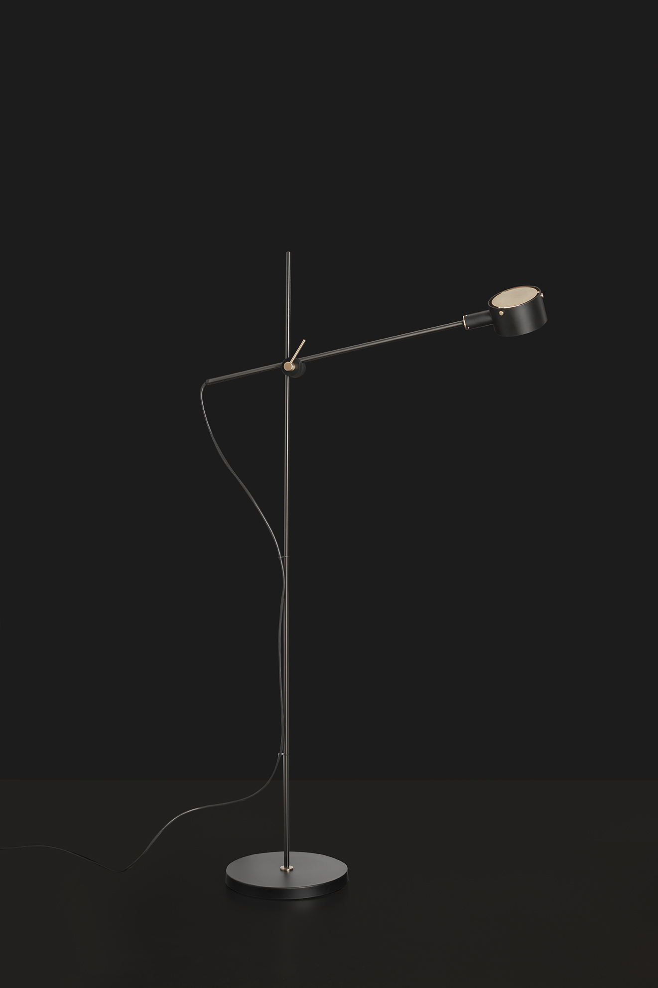 G.O. 352 Floor lamp Oluce G.O. 352 Floor lamp Oluce