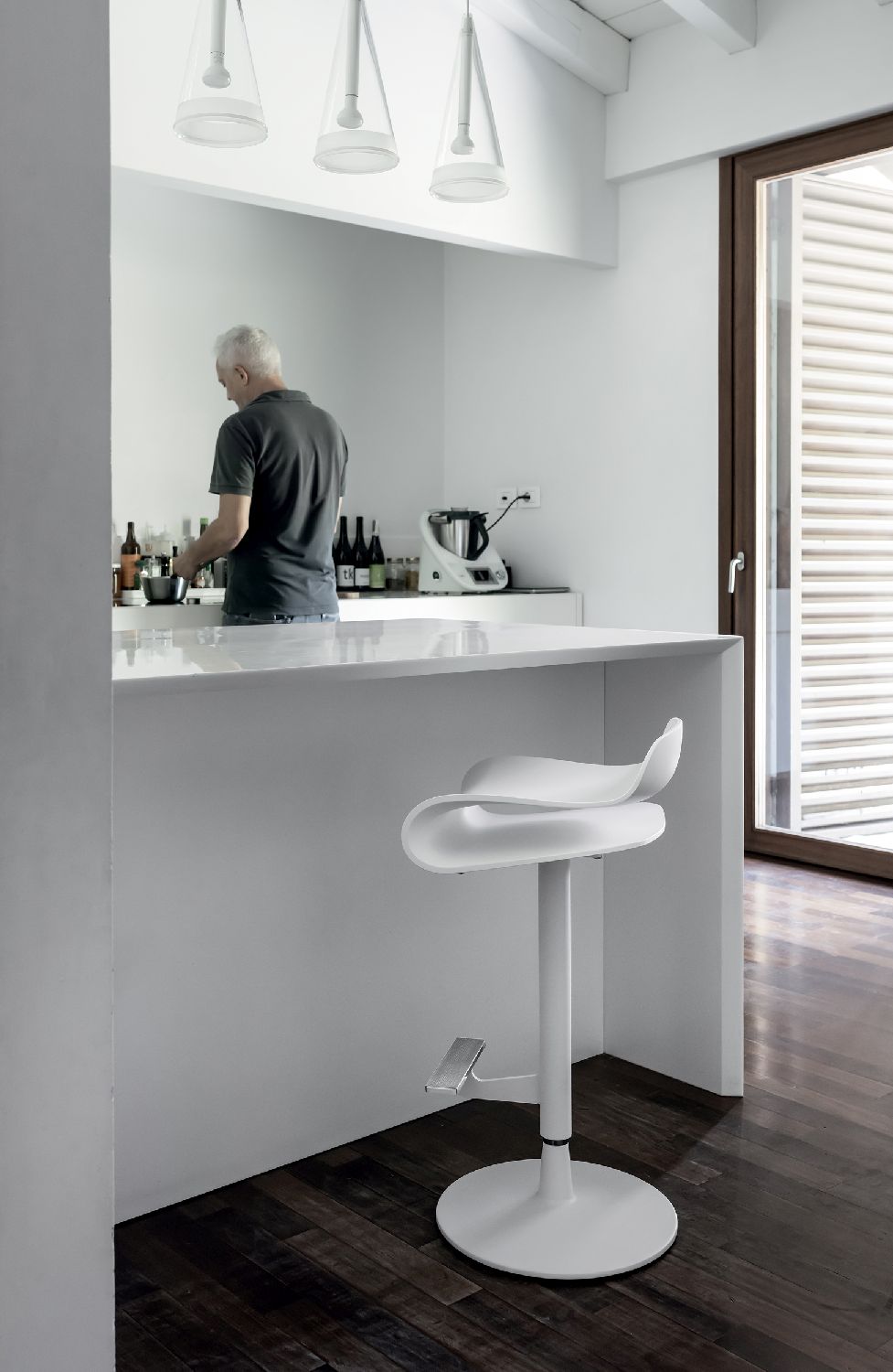 BCN height-adjustable bar stool Kristalia