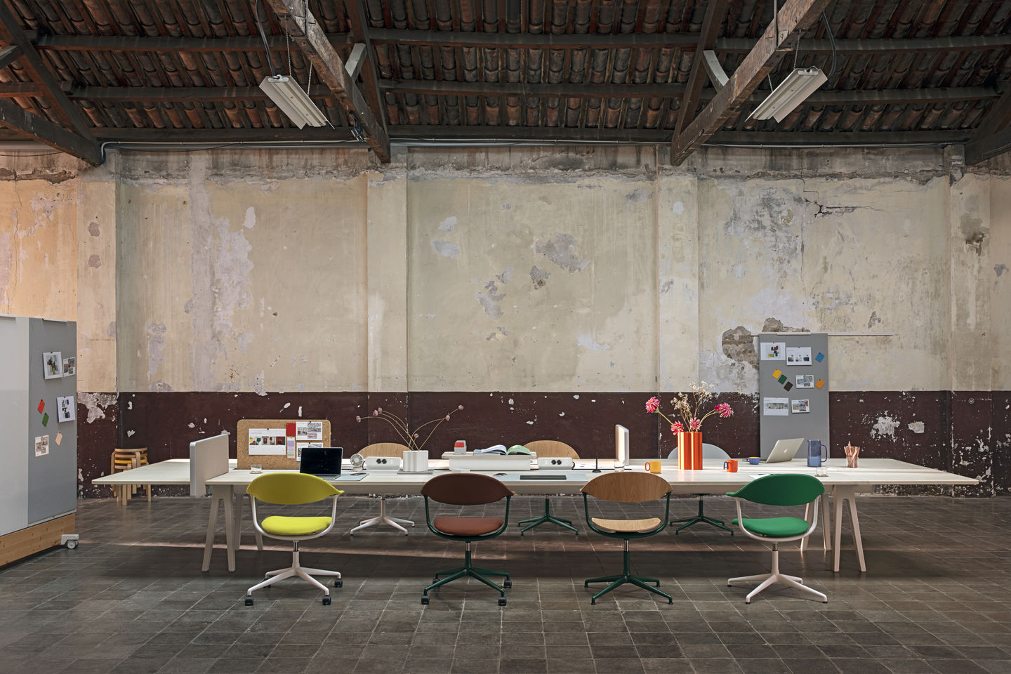 Mynt back and seat Plywood office swivel chair Vitra
