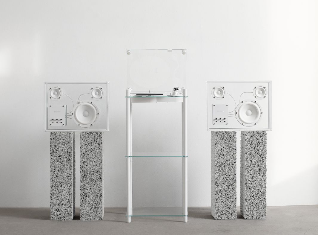 Transparent turntable Transparent