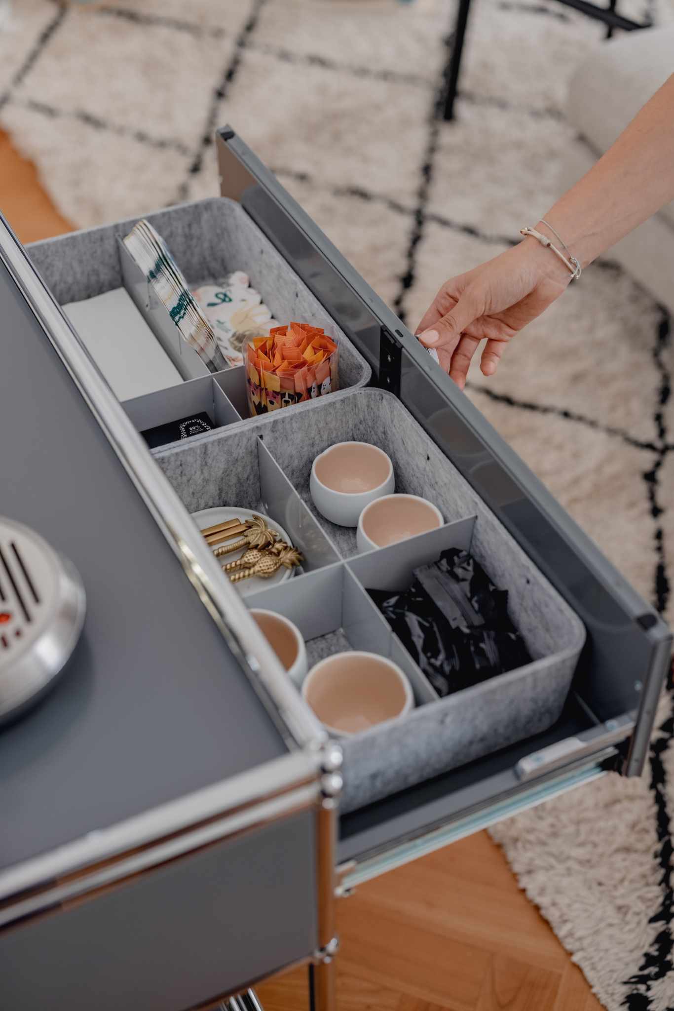 USM Haller Inos box deep with tray