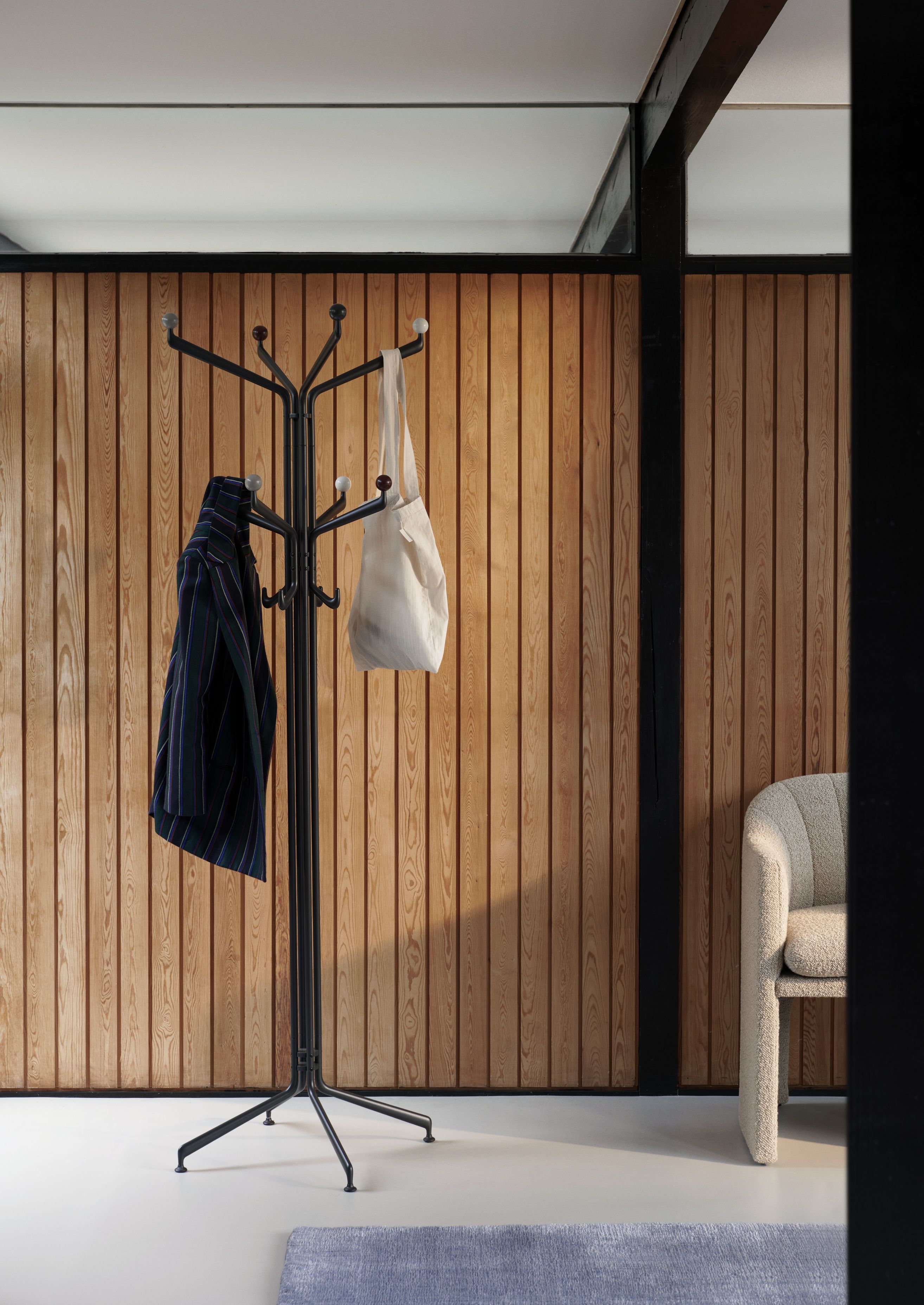 Capture SC77 Coat rack AndTradition