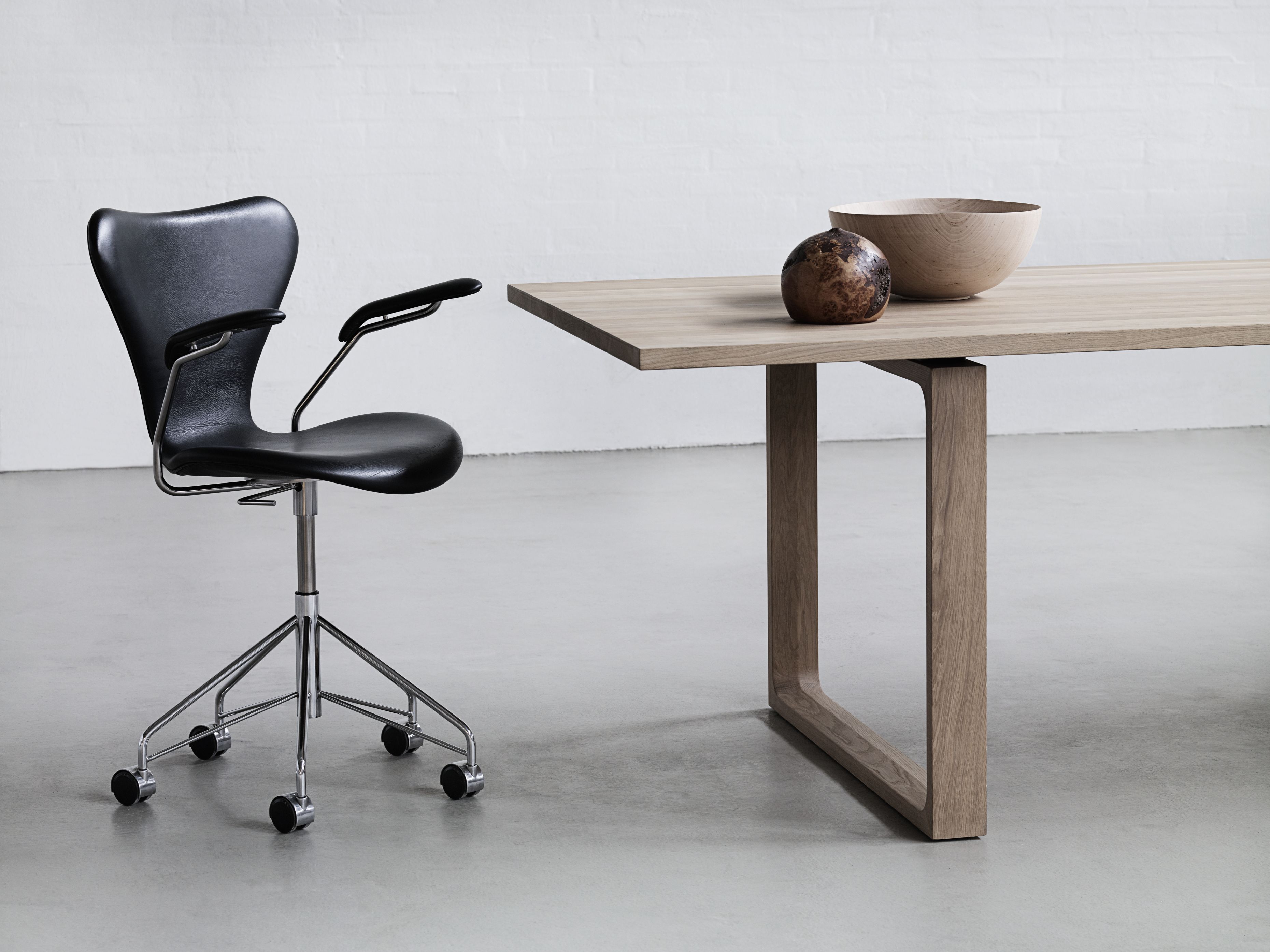 Series 7 Swivel chair 3217 Fritz Hansen