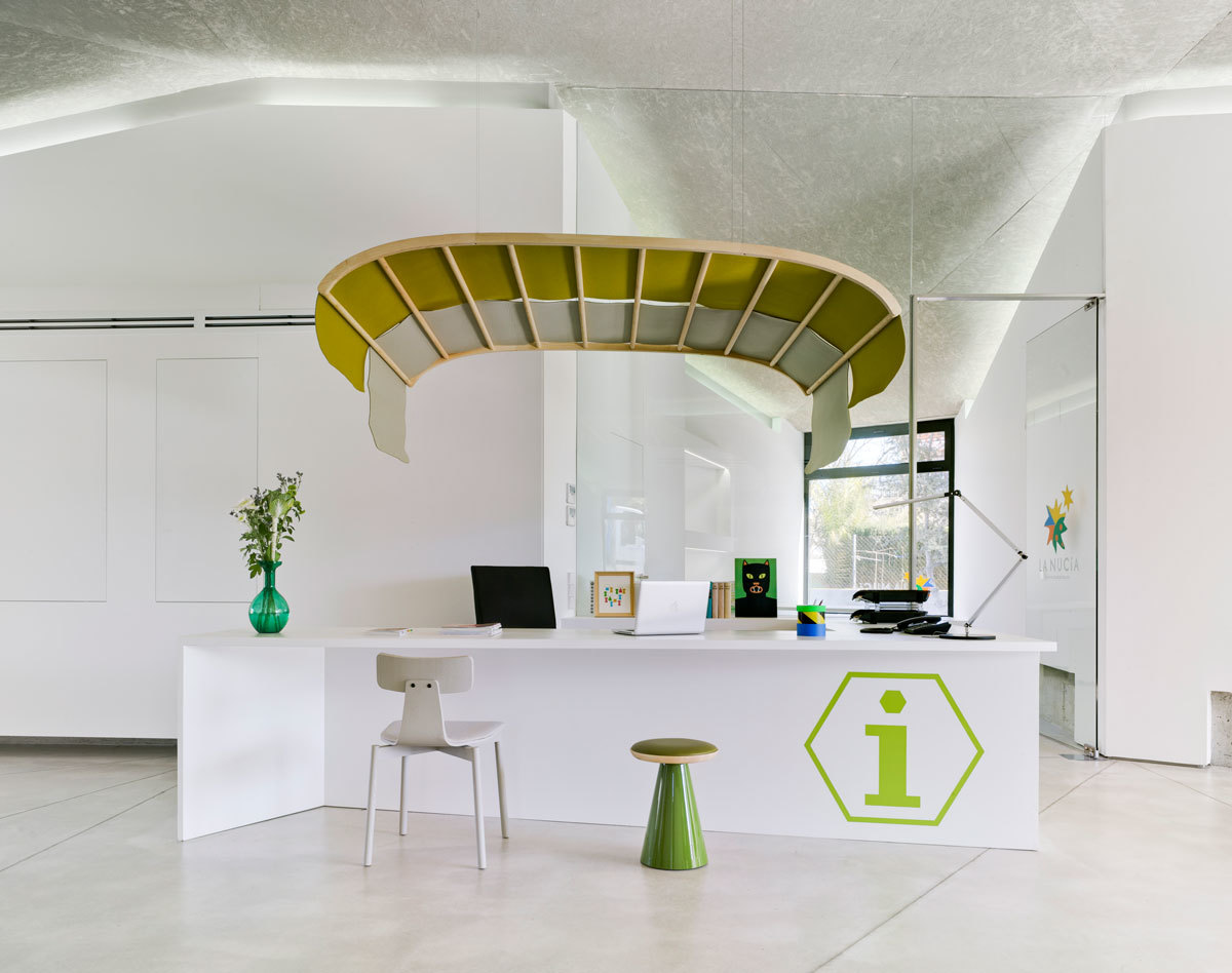 Pion stool Limone Sancal