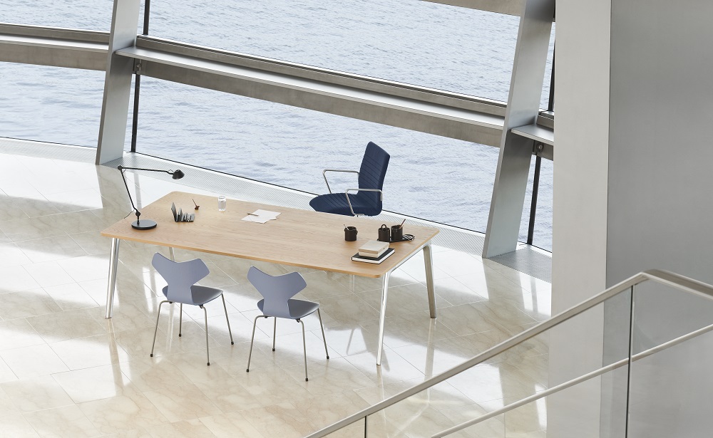 AQ01 Table lamp Fritz Hansen