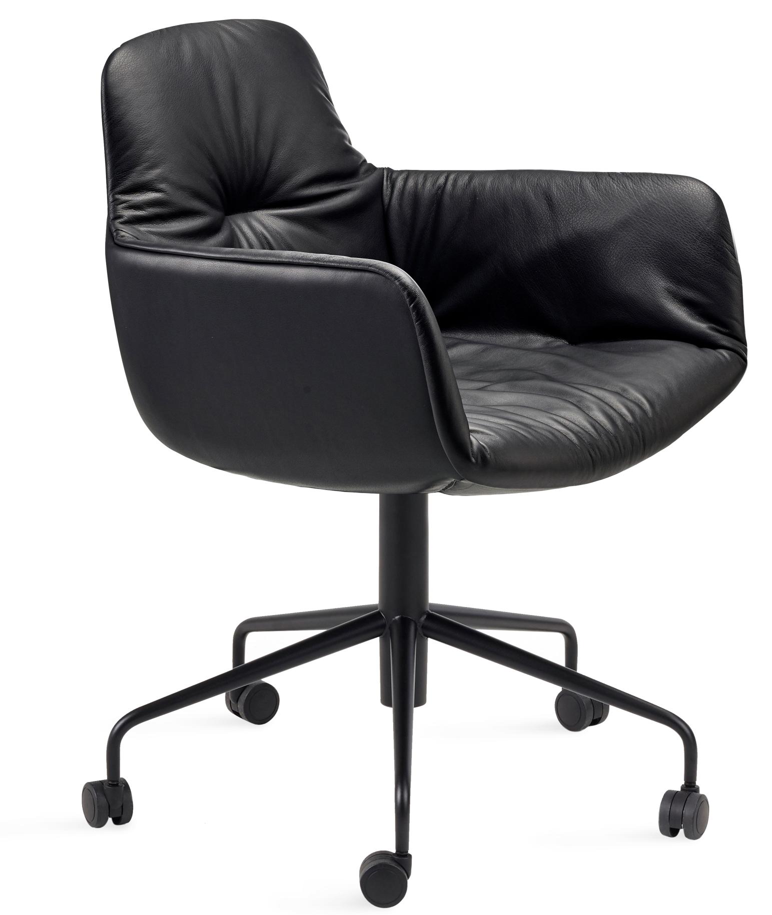 Leya chair armrest high Freifrau Manufaktur