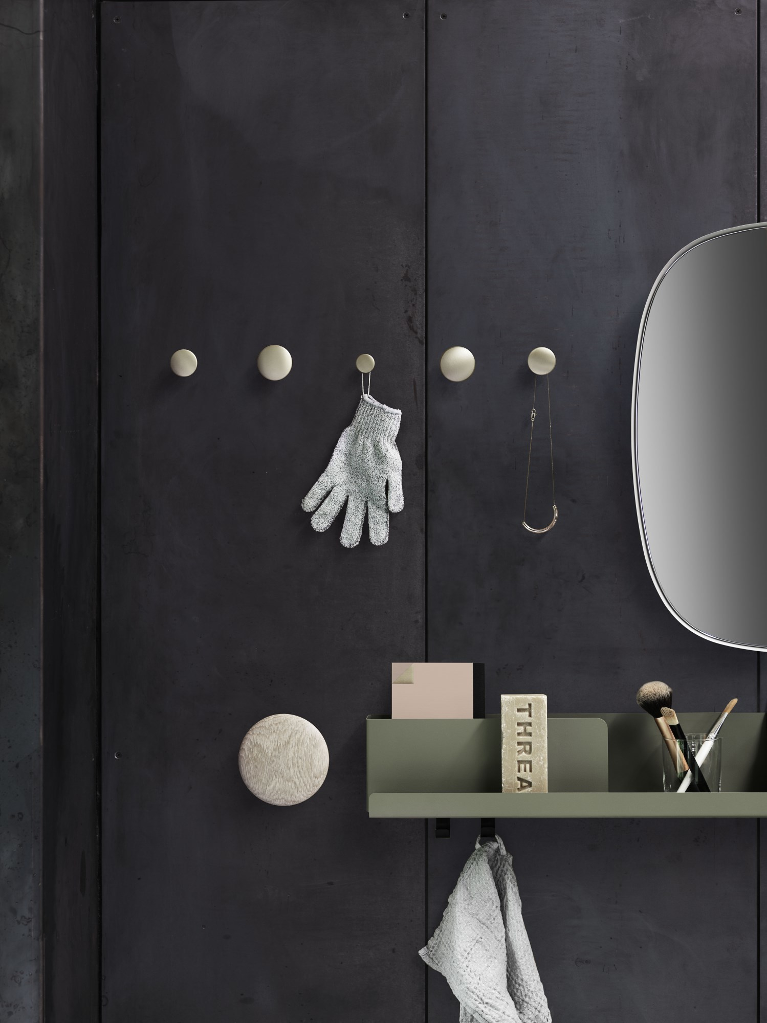 The Dots Coat Hook Set of 5 Muuto