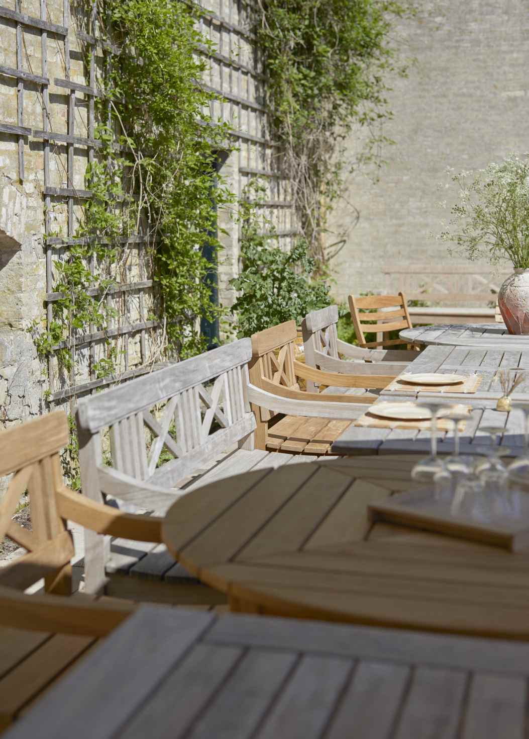 Drachmann Table Outdoor dining table Skagerak by Fritz Hansen 