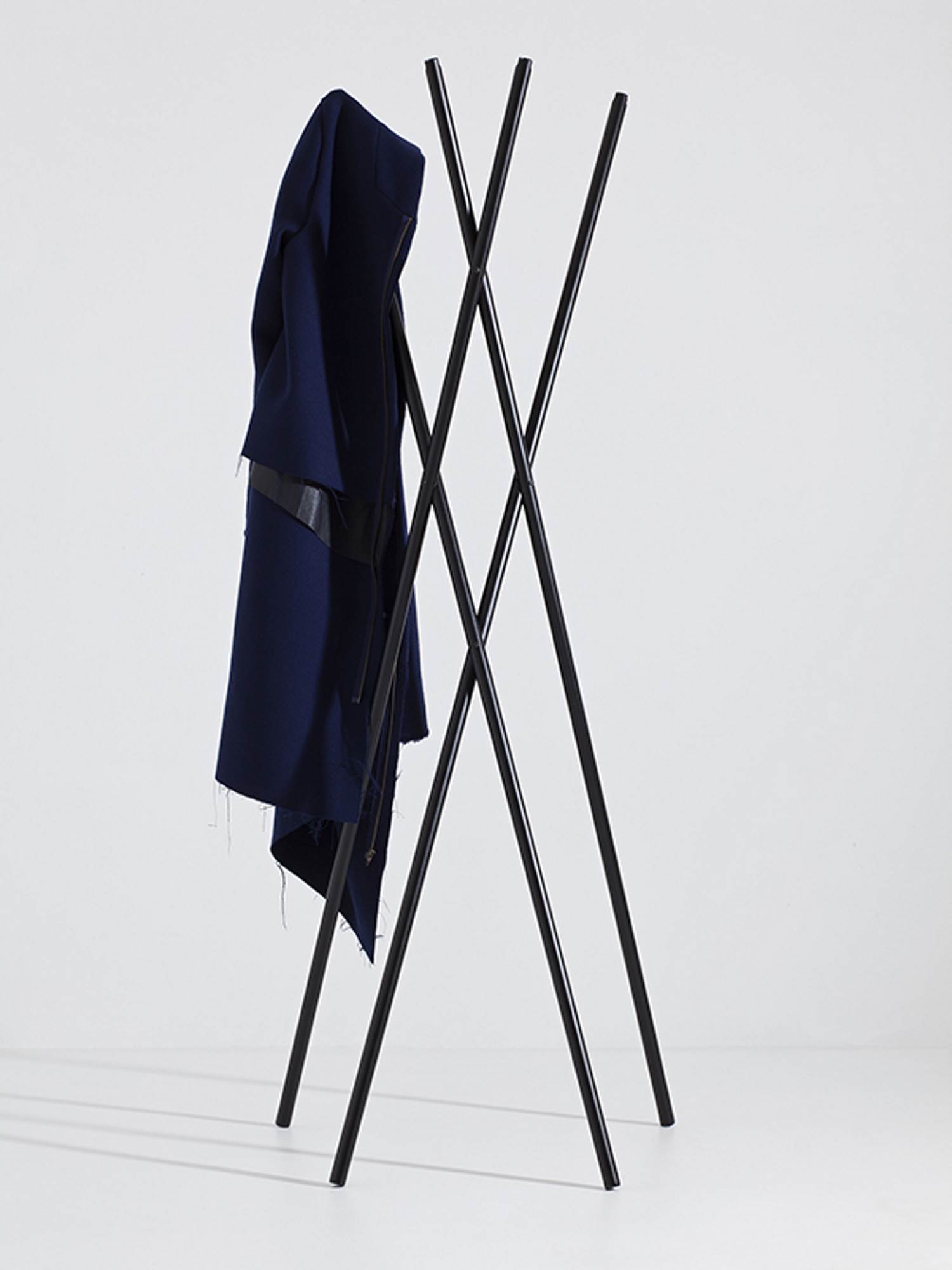 Hash coat stand New Tendency