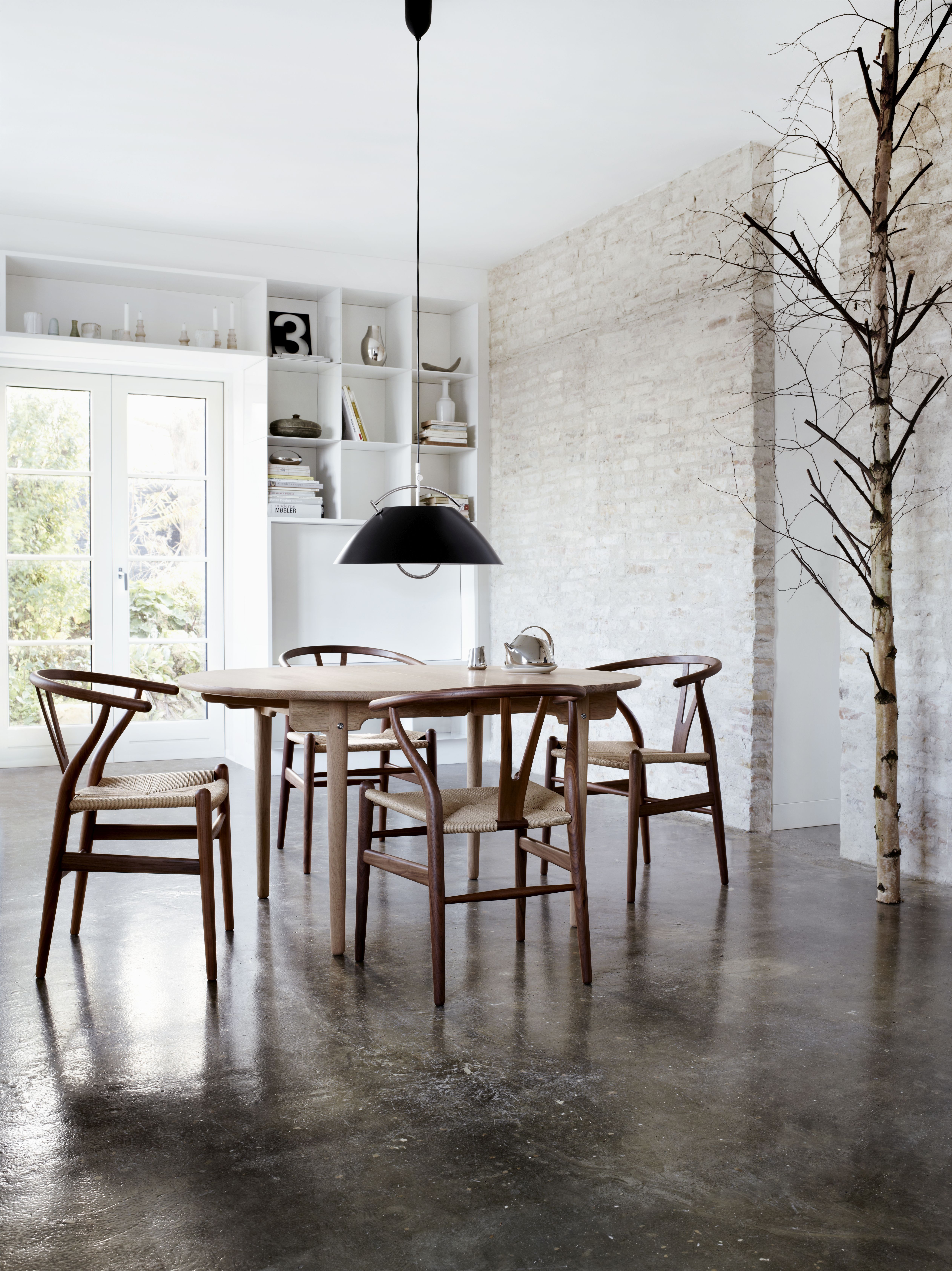 CH337 Extendable oval dining table Carl Hansen & Søn