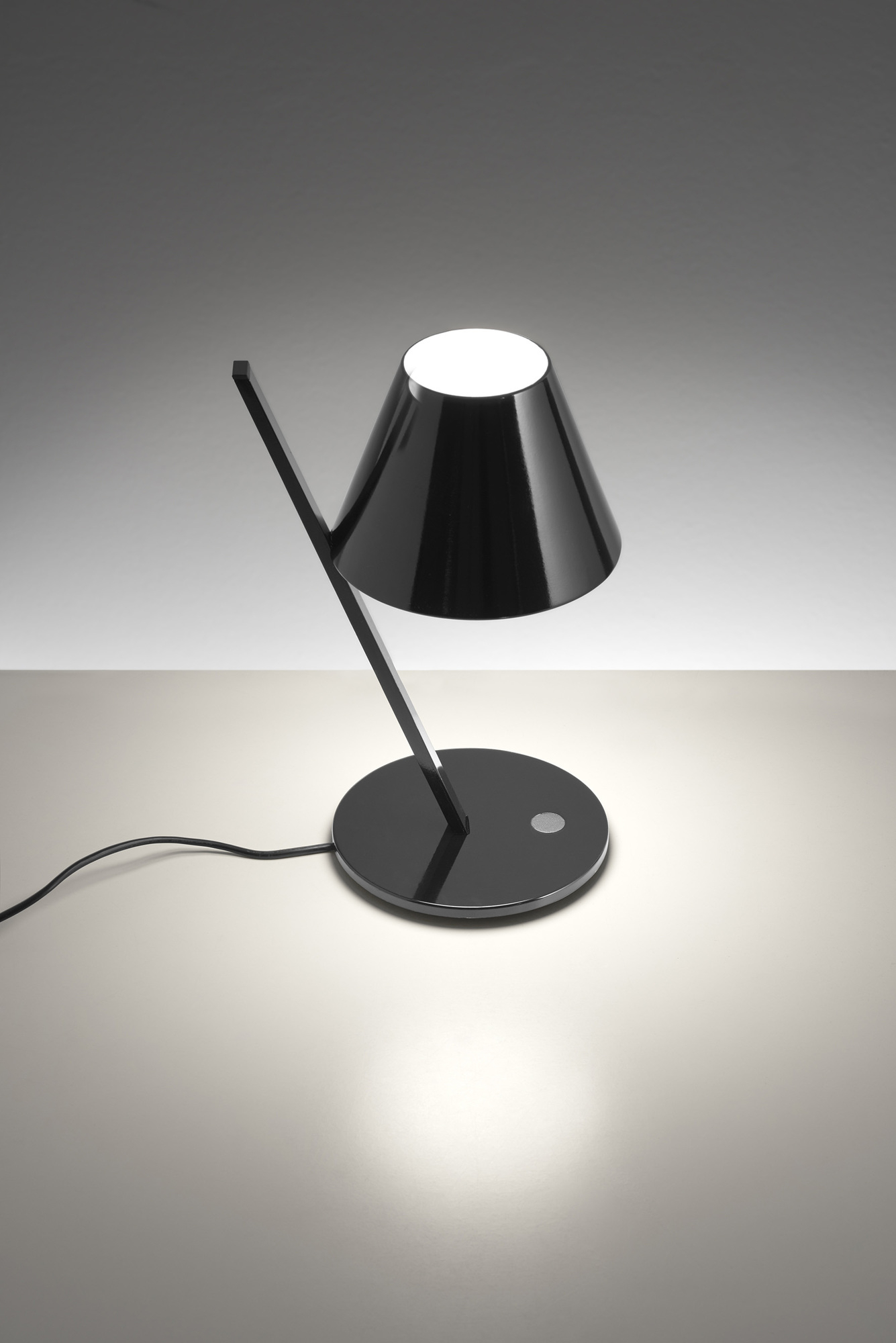 La Petite table lamp Black Artemide SINGLE PIECES