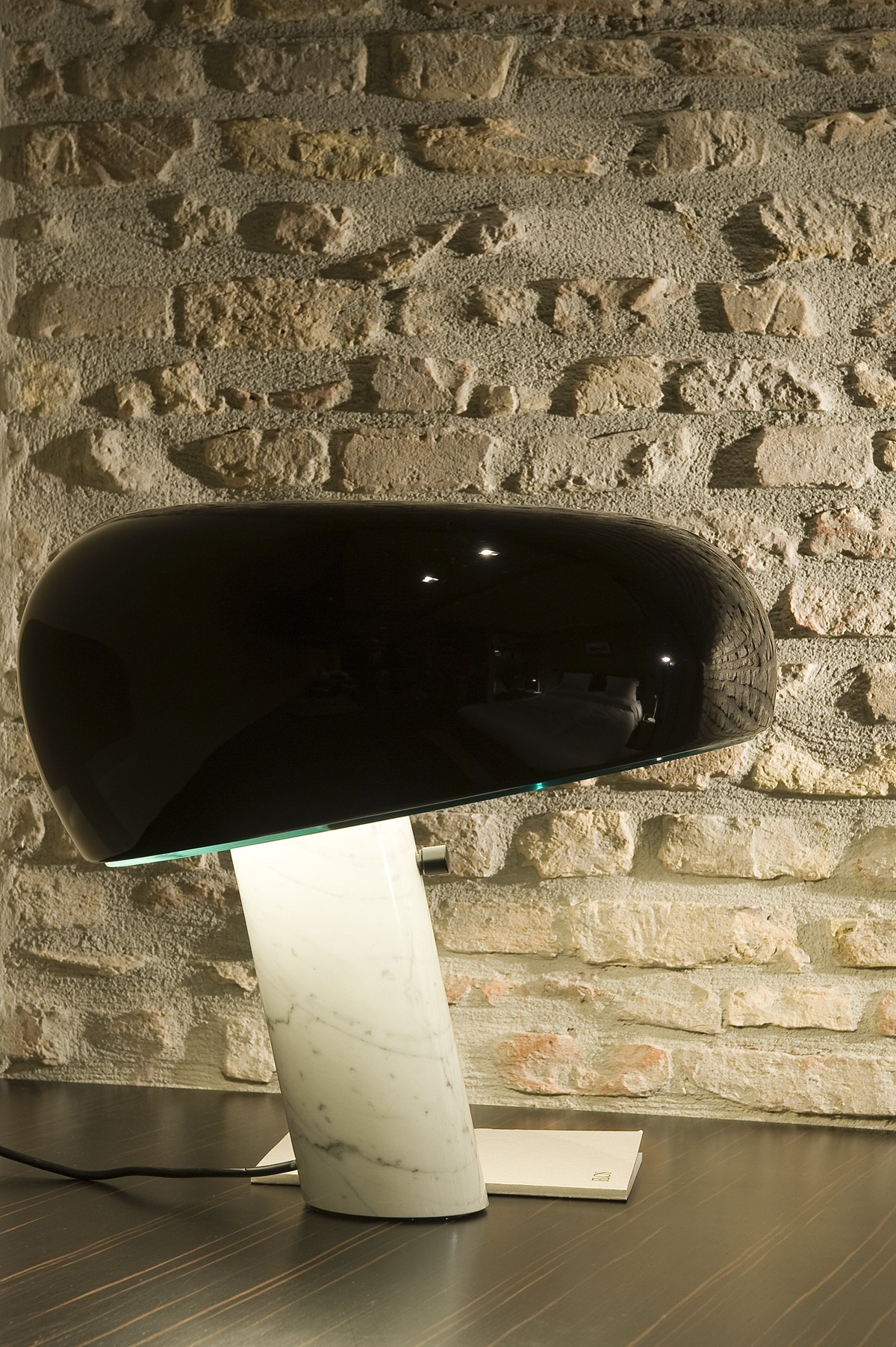 Snoopy Table lamp Flos black
