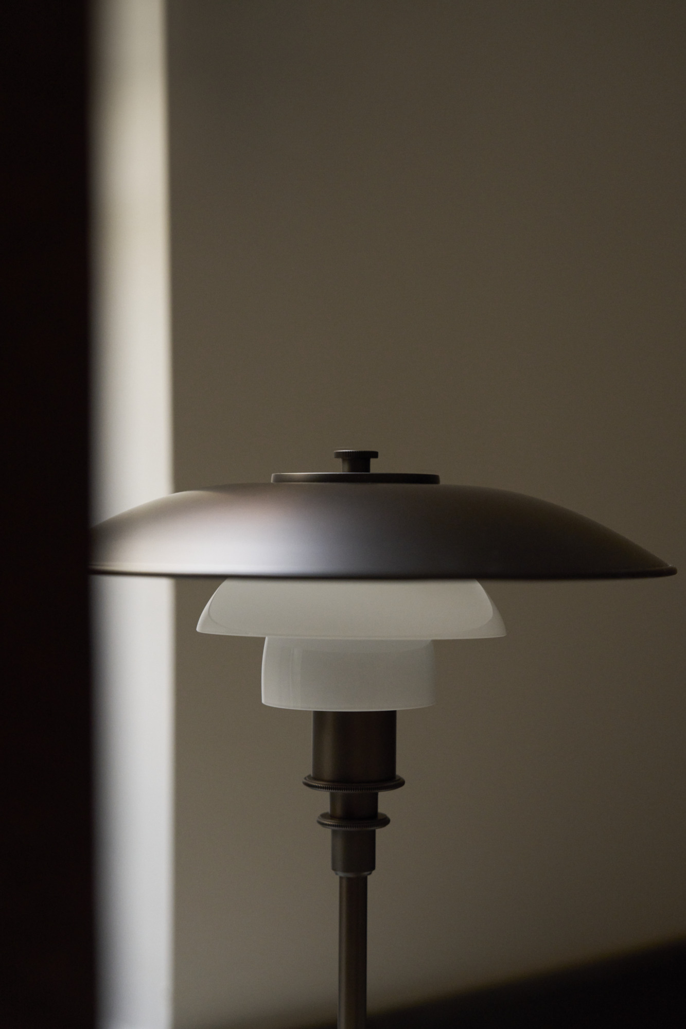 PH 3/2 Aged Brass Opal table lamp Louis Poulsen