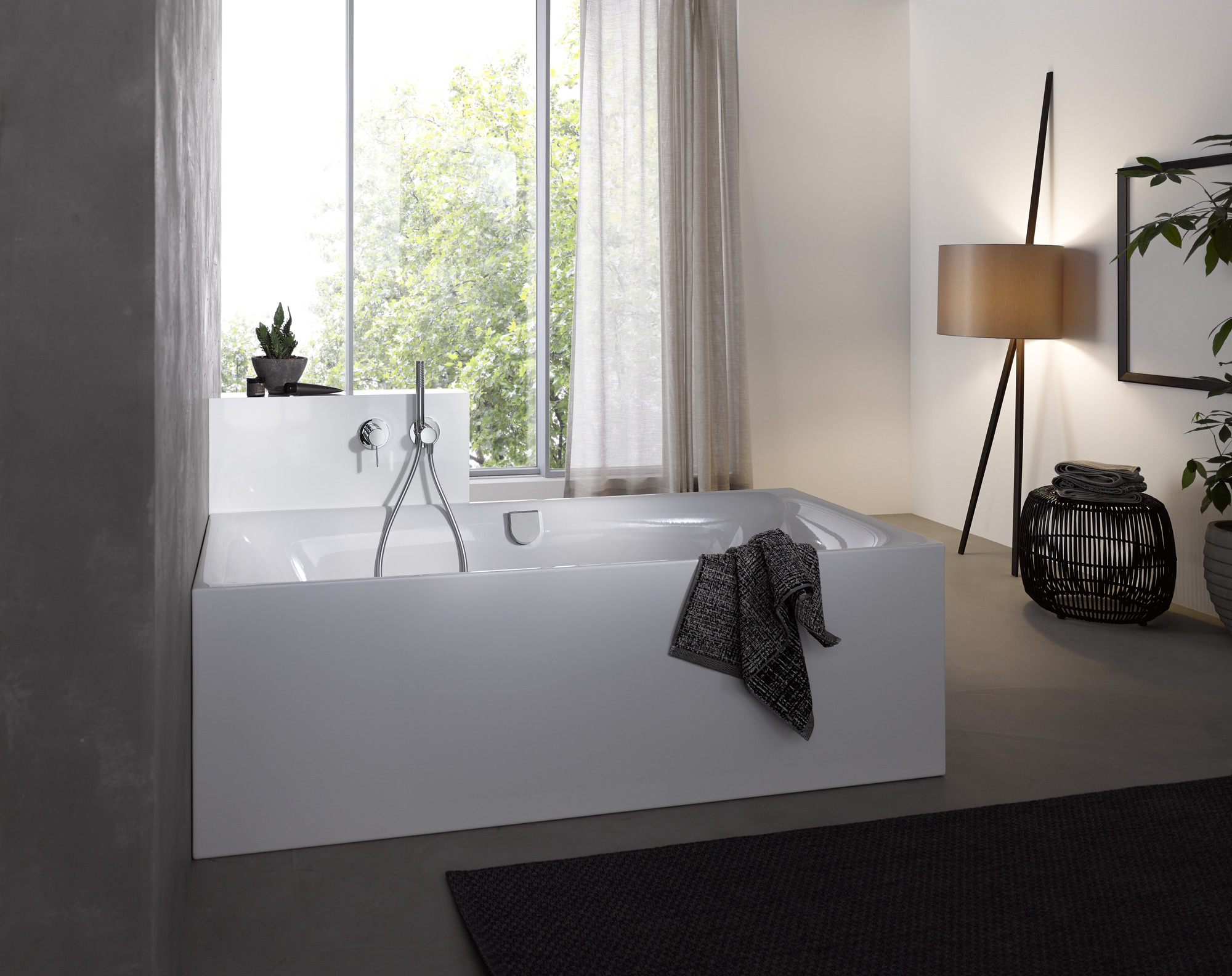 Luca Lean leaning lamp natural oak / white Maigrau
