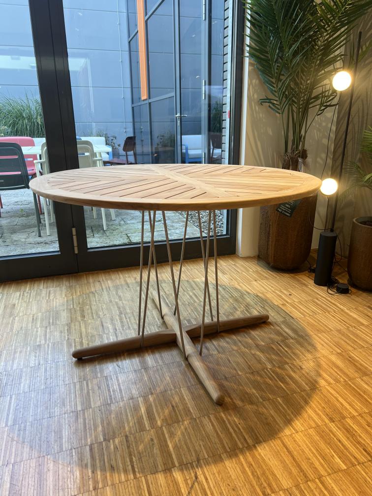 Embrace table combination Outdoor Carl Hansen & Søn EXHIBITION PIECES
