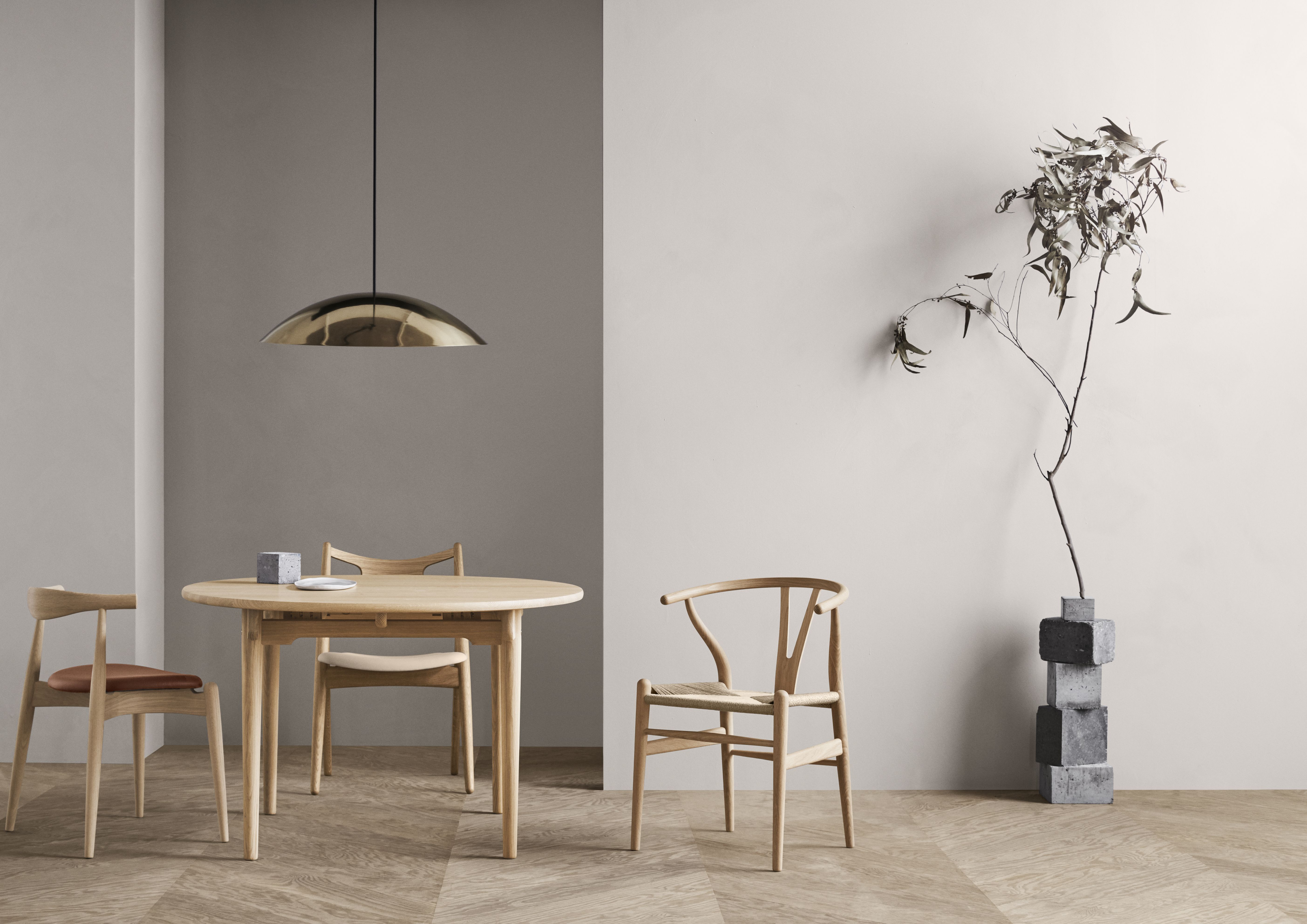 CH337 Extendable oval dining table Carl Hansen & Søn