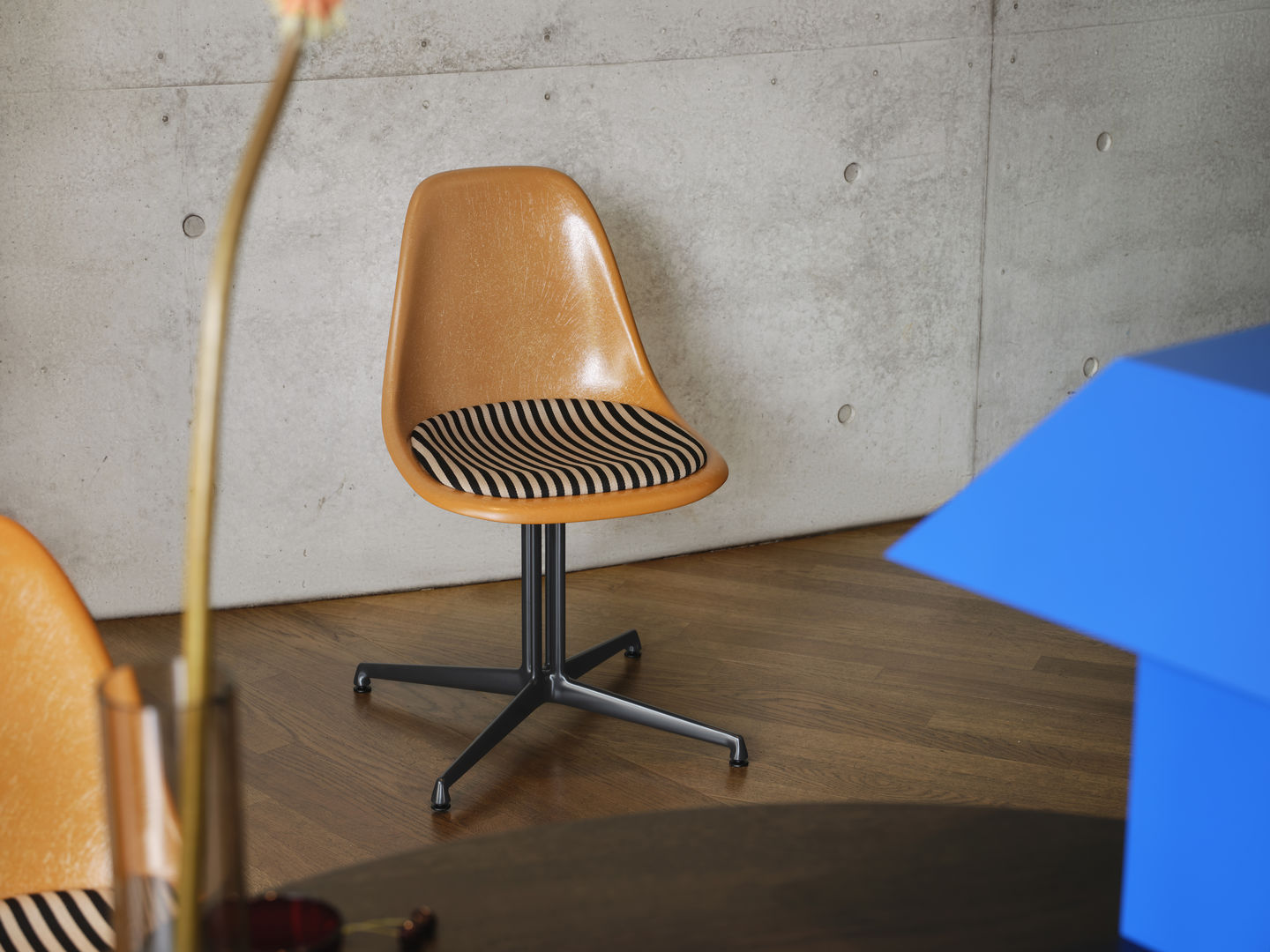 Eames Fibreglass Side Chair La Fonda Ochre Dark Vitra LIMITED EDITION