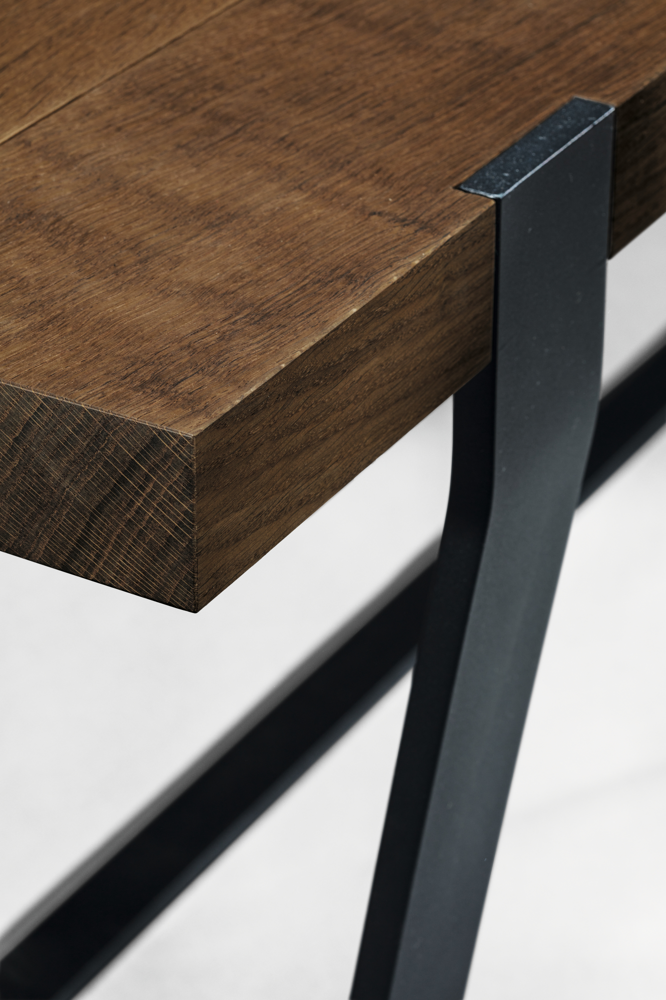 BB 11 Clamp table smoked oak Janua