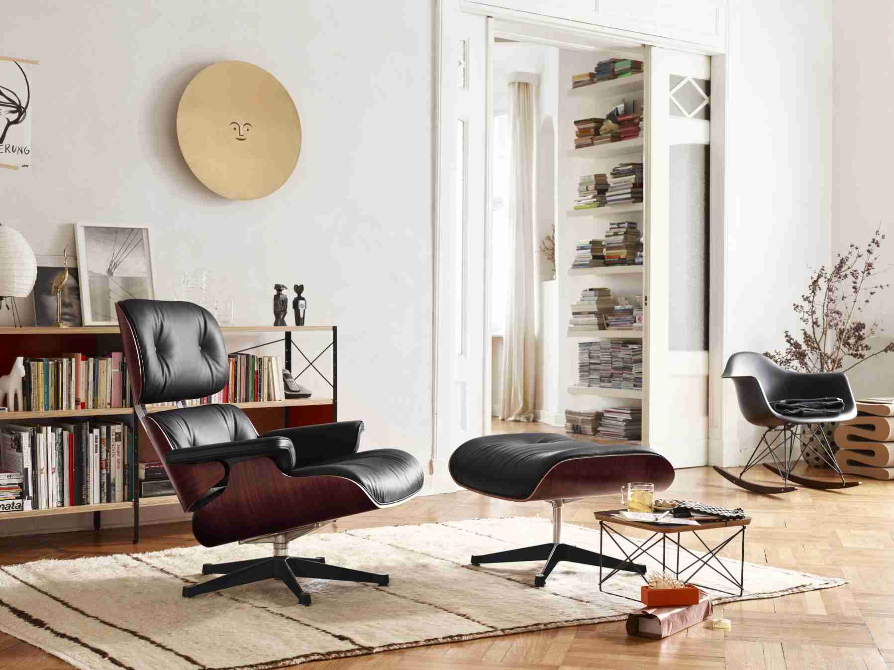 Eames Lounge Chair & Ottoman Armchair Leather Premium Vitra Sides polished black leather premium F black rosewood