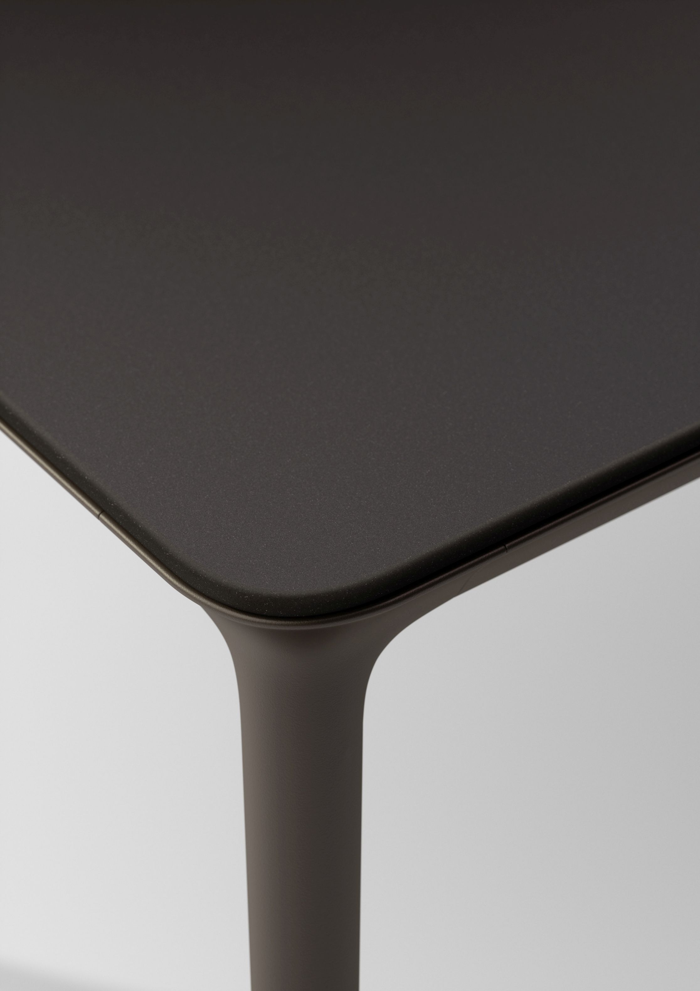 Bellmonde Dining Table M Outdoor HPL tabletop Dedon